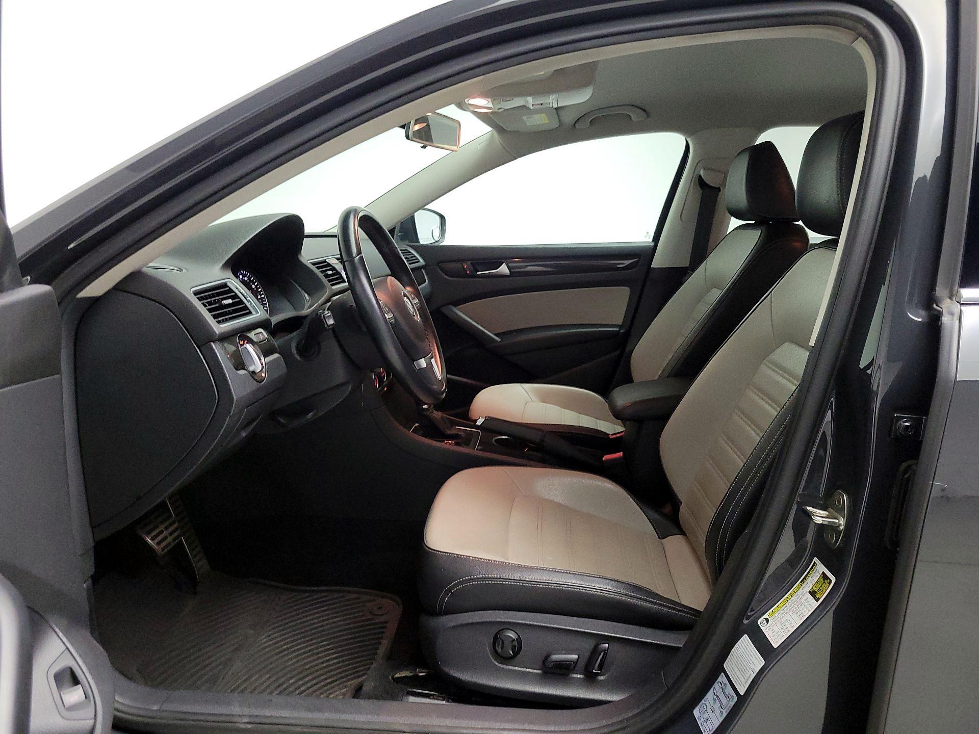 Thumbnail: 2015 Volkswagen Passat - 11