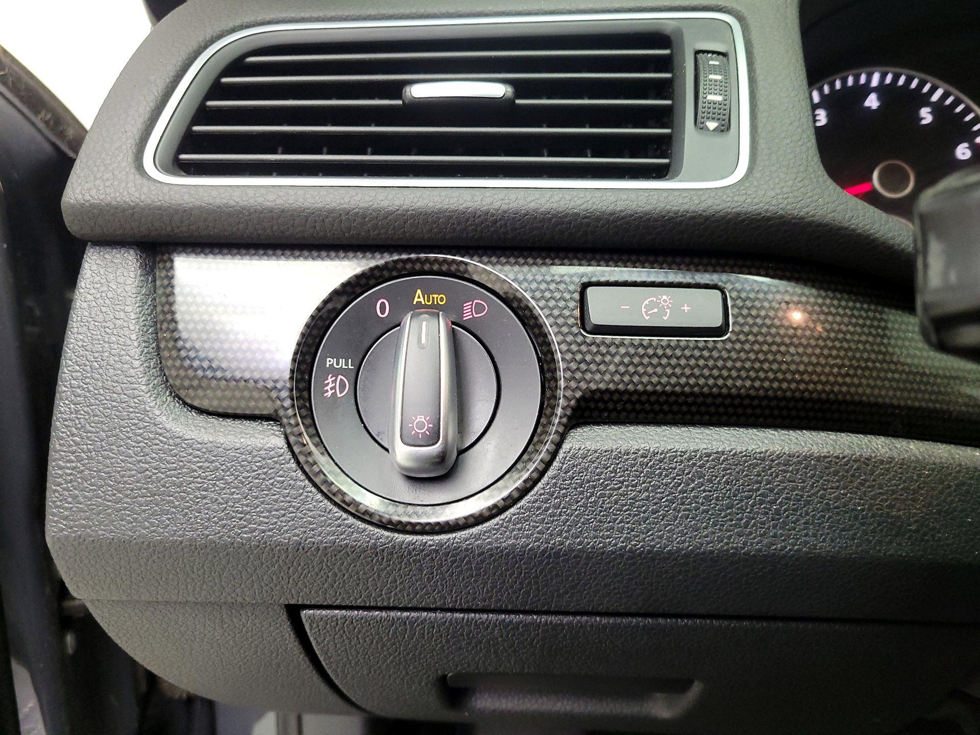 Thumbnail: 2015 Volkswagen Passat - 13