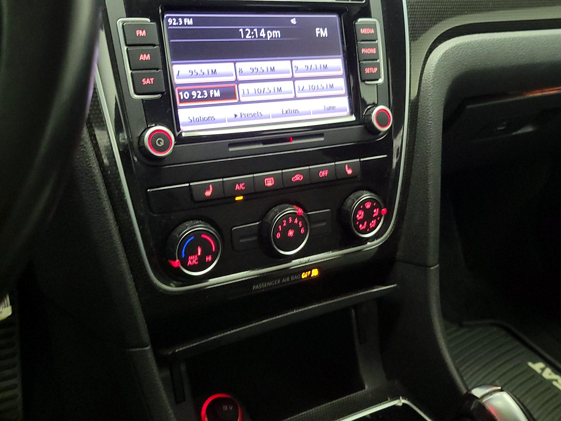 Thumbnail: 2015 Volkswagen Passat - 16