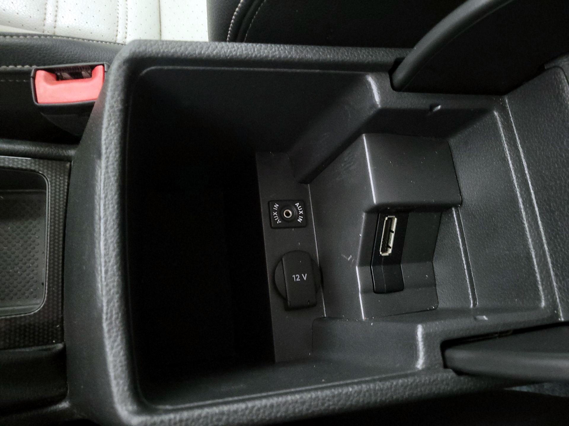 Thumbnail: 2015 Volkswagen Passat - 18