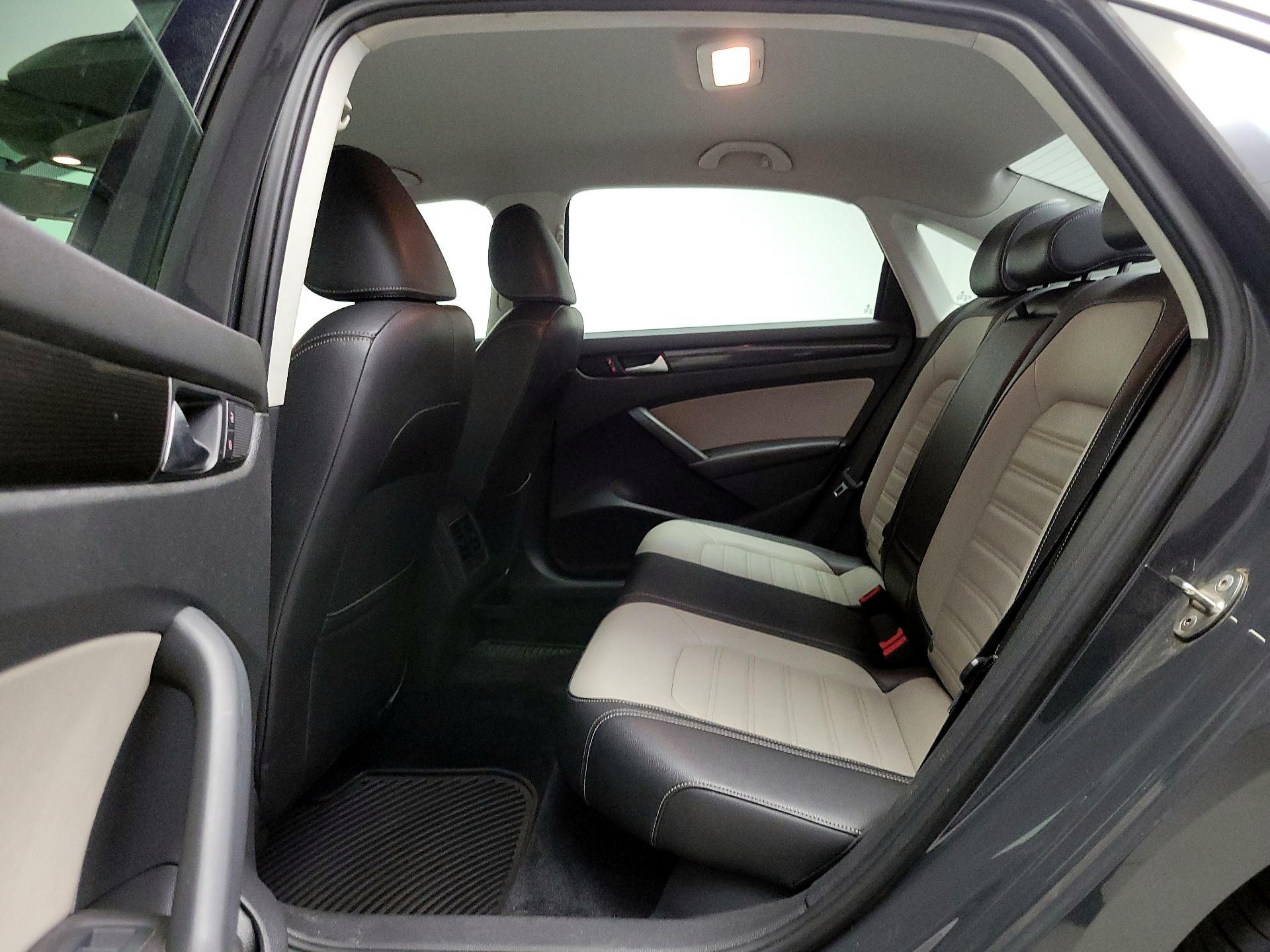 Thumbnail: 2015 Volkswagen Passat - 19