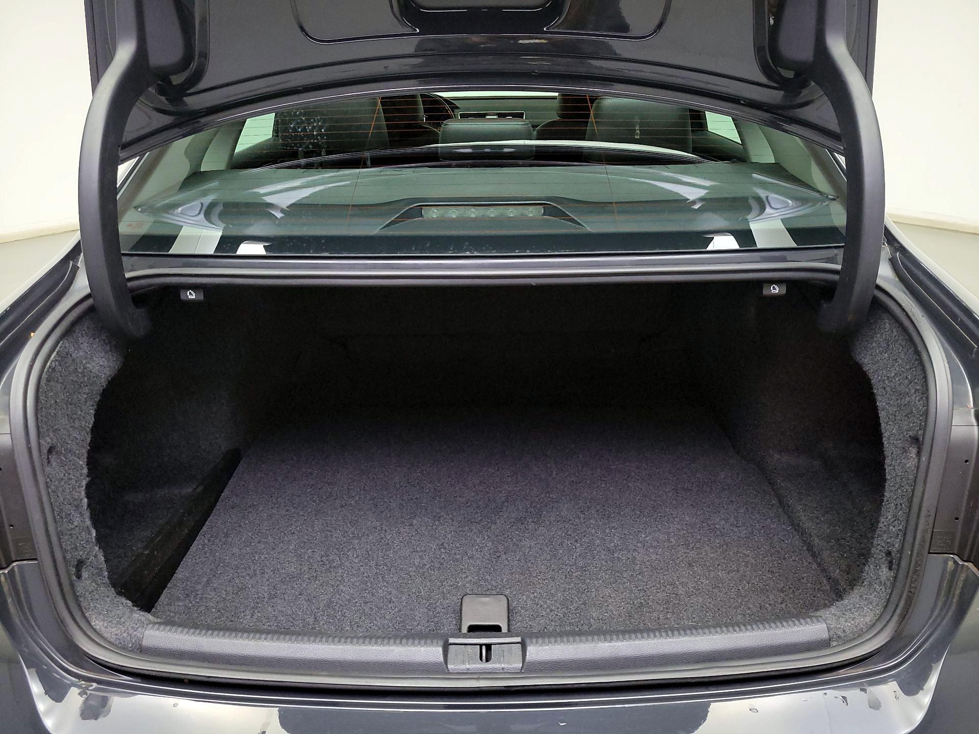 Thumbnail: 2015 Volkswagen Passat - 20