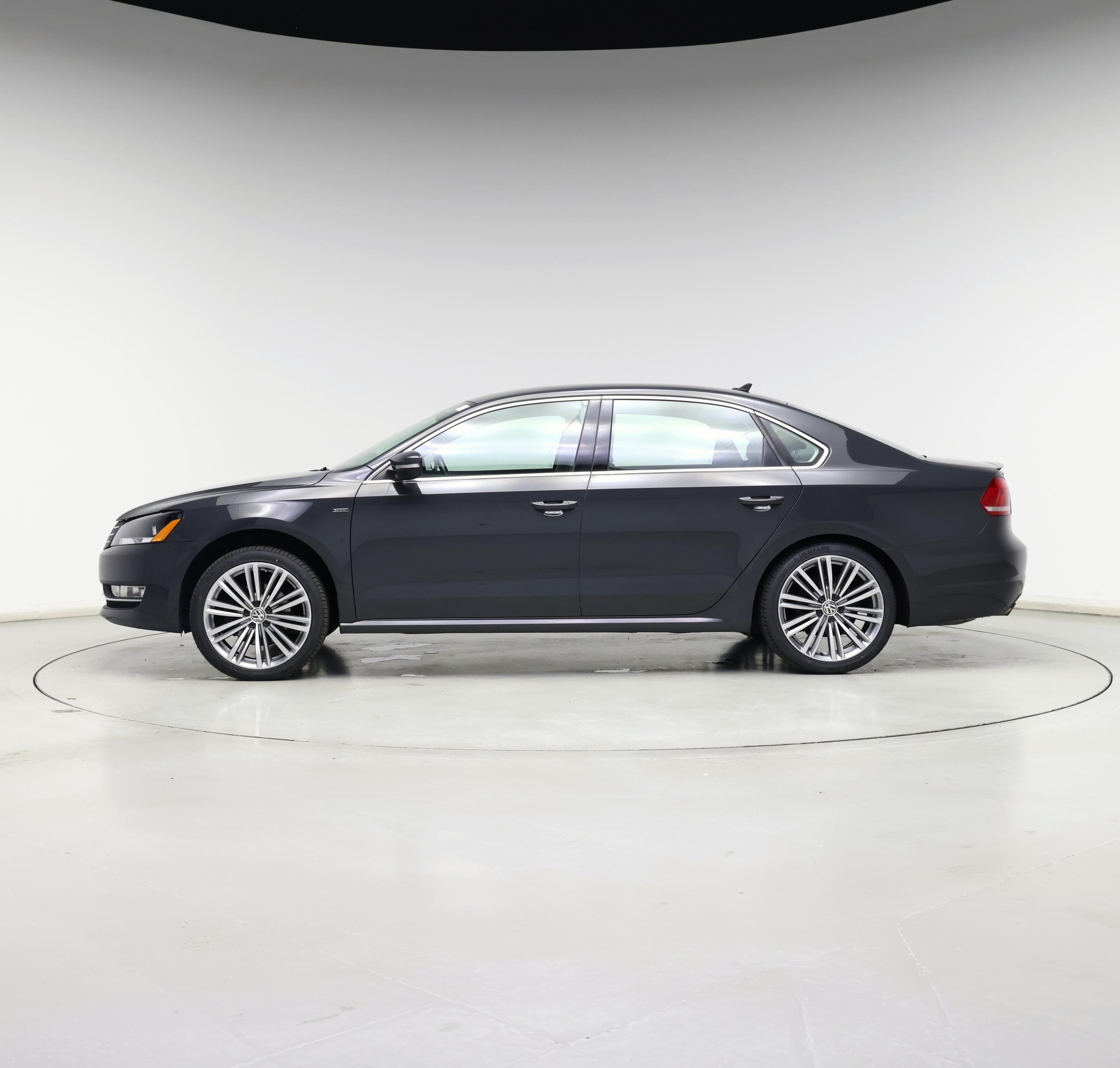 Thumbnail: 2015 Volkswagen Passat - 3