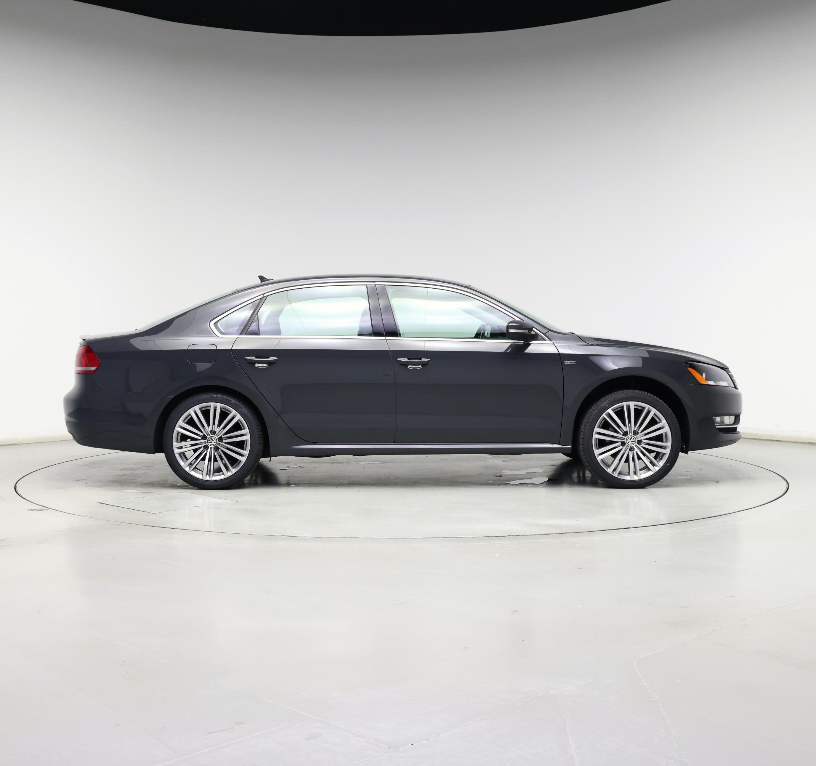 Thumbnail: 2015 Volkswagen Passat - 7