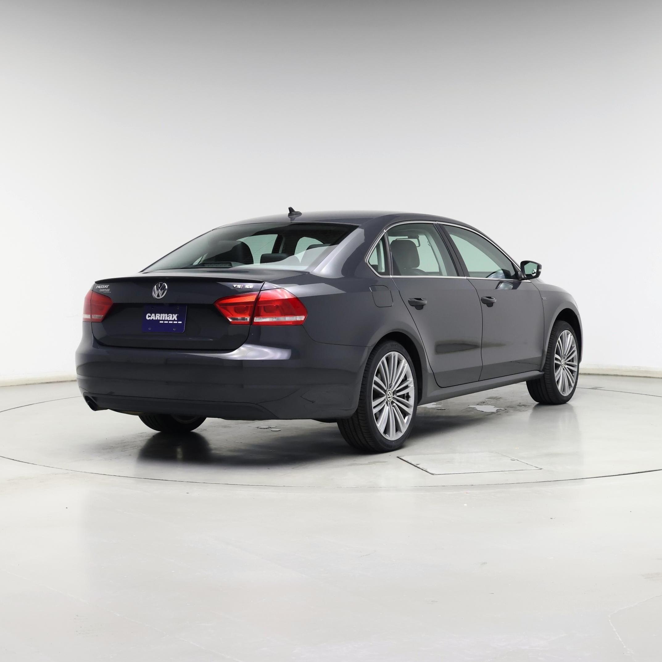 Thumbnail: 2015 Volkswagen Passat - 8