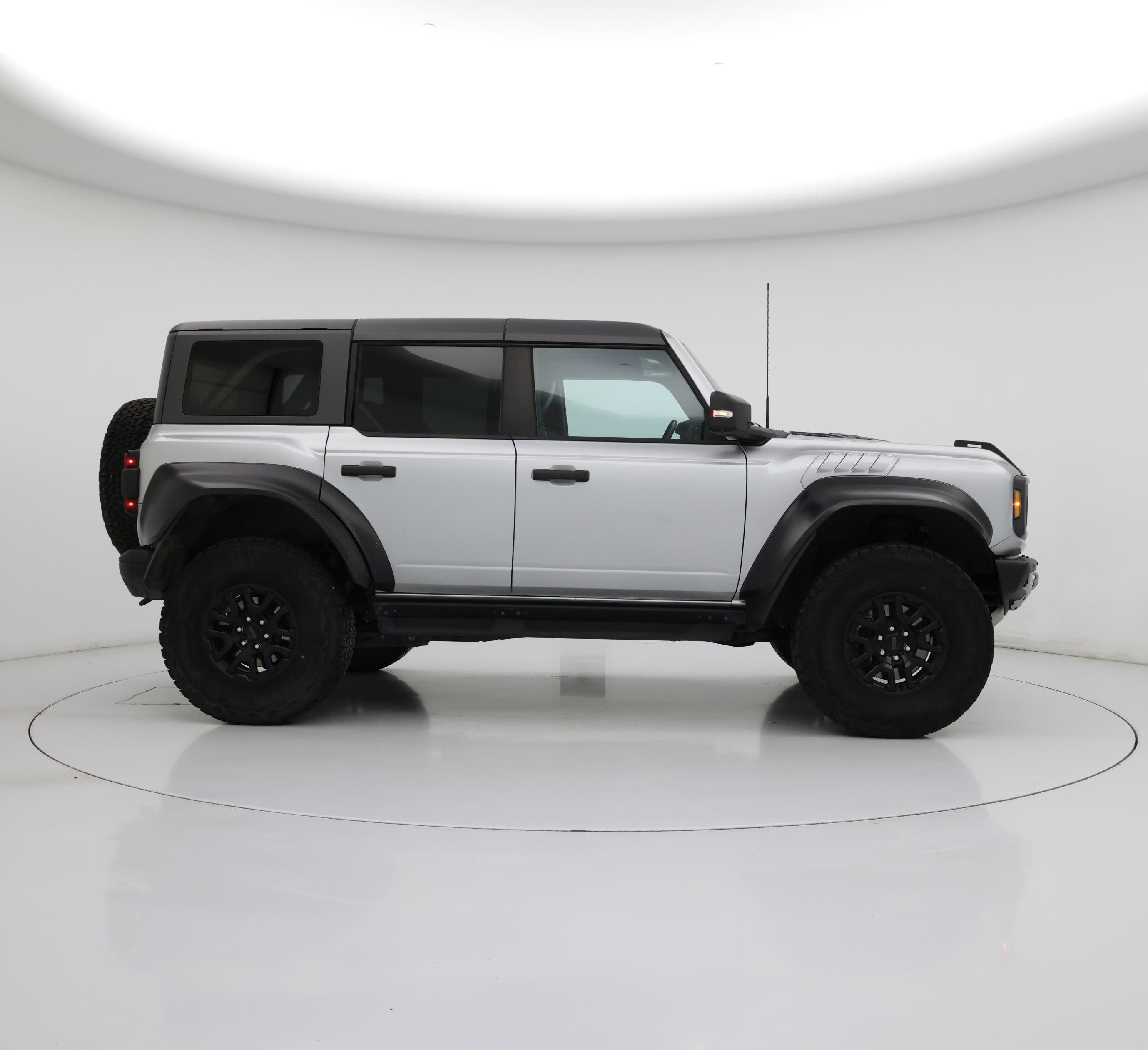 Thumbnail: 2023 Ford Bronco - 7
