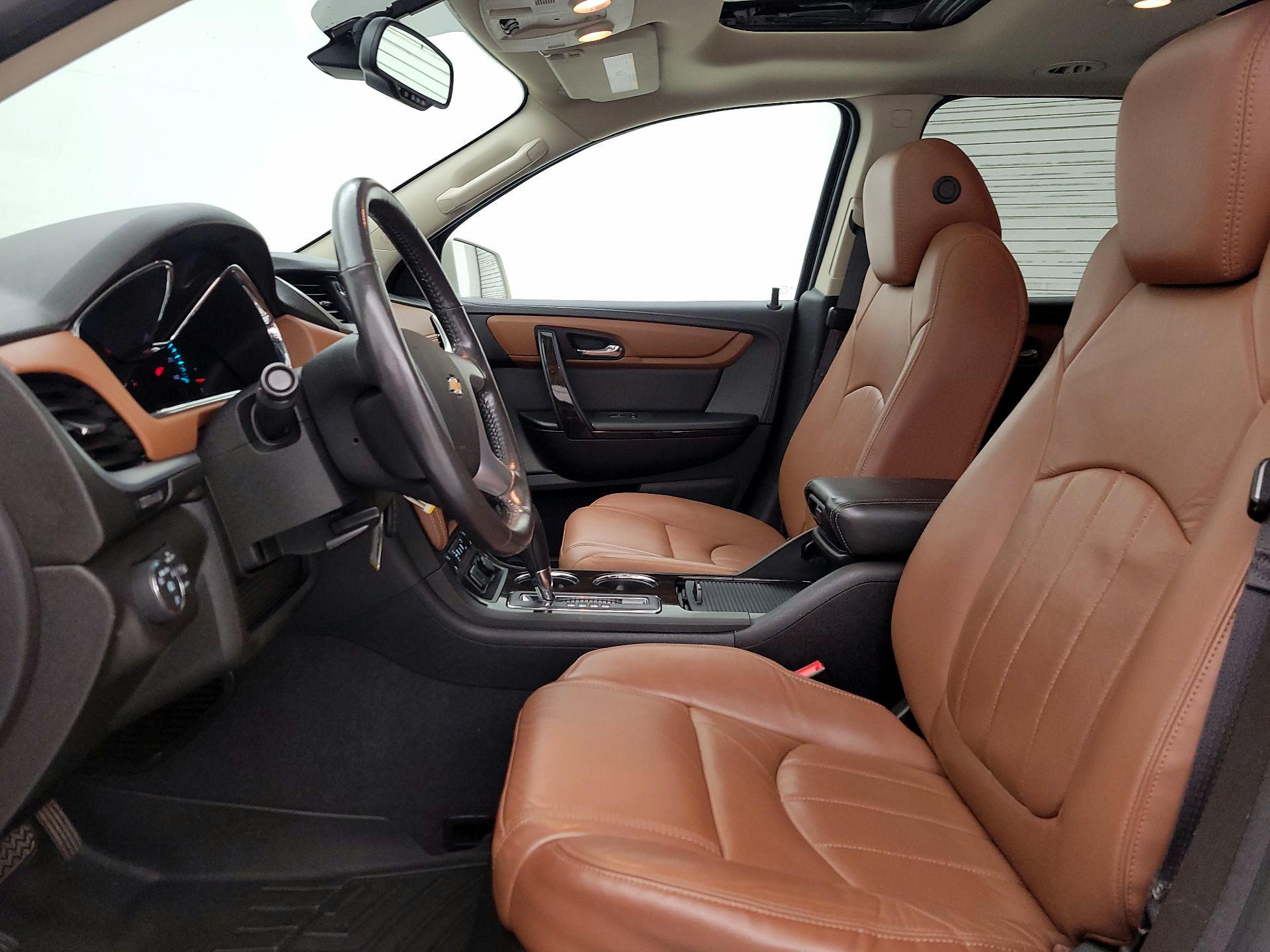 Thumbnail: 2015 Chevrolet Traverse - 11