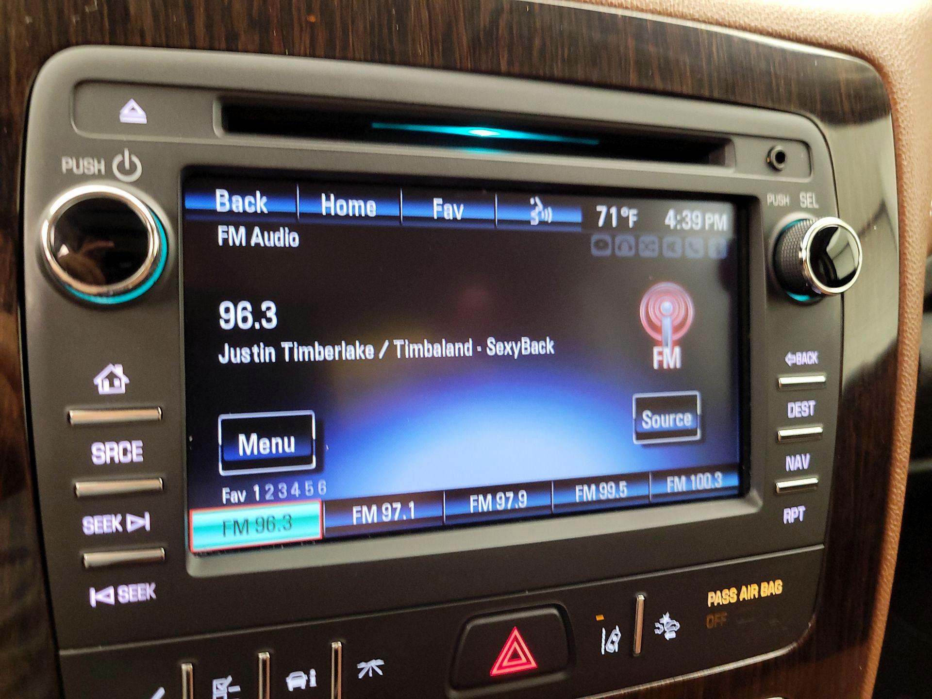 Thumbnail: 2015 Chevrolet Traverse - 16