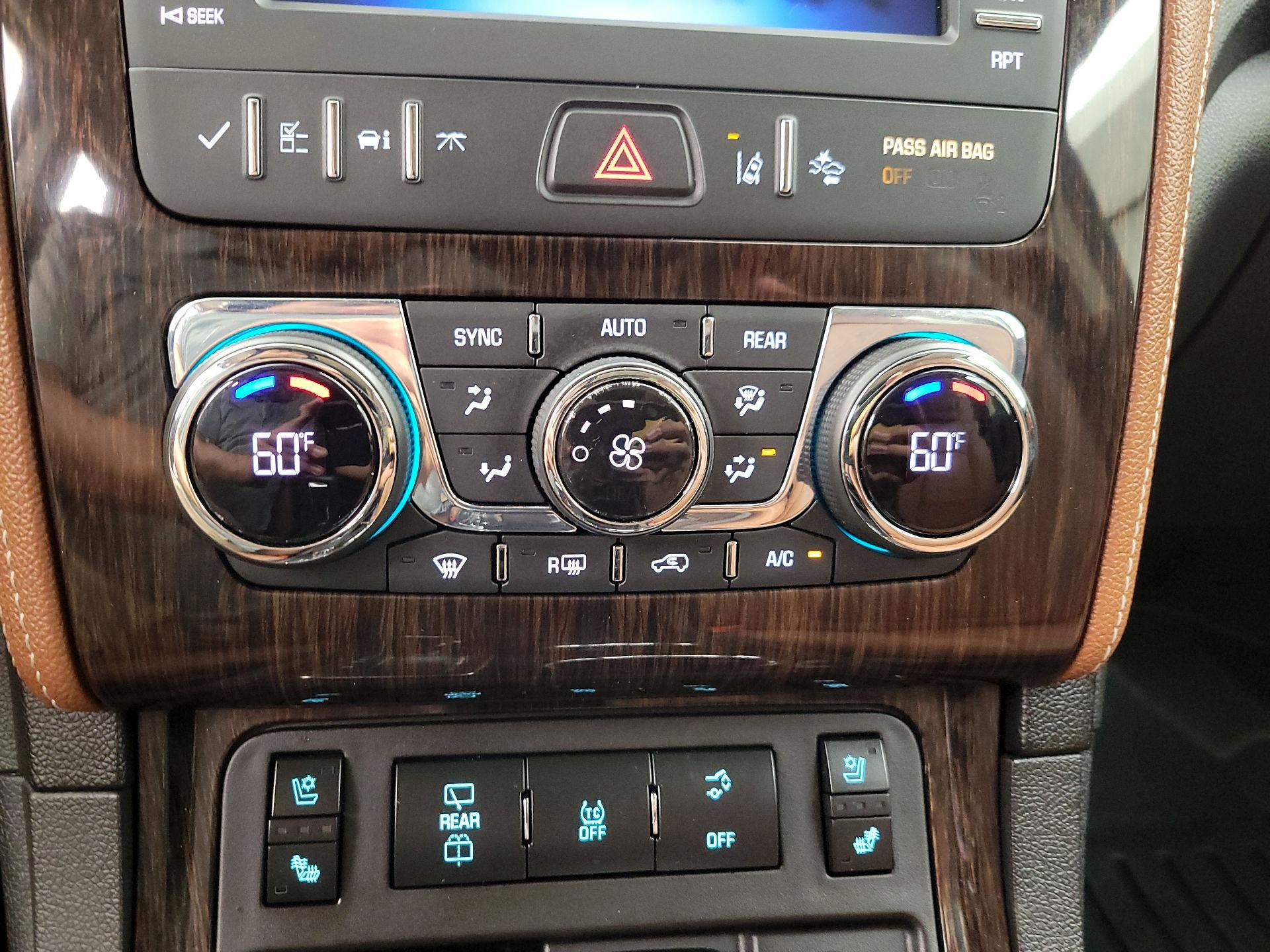 Thumbnail: 2015 Chevrolet Traverse - 17