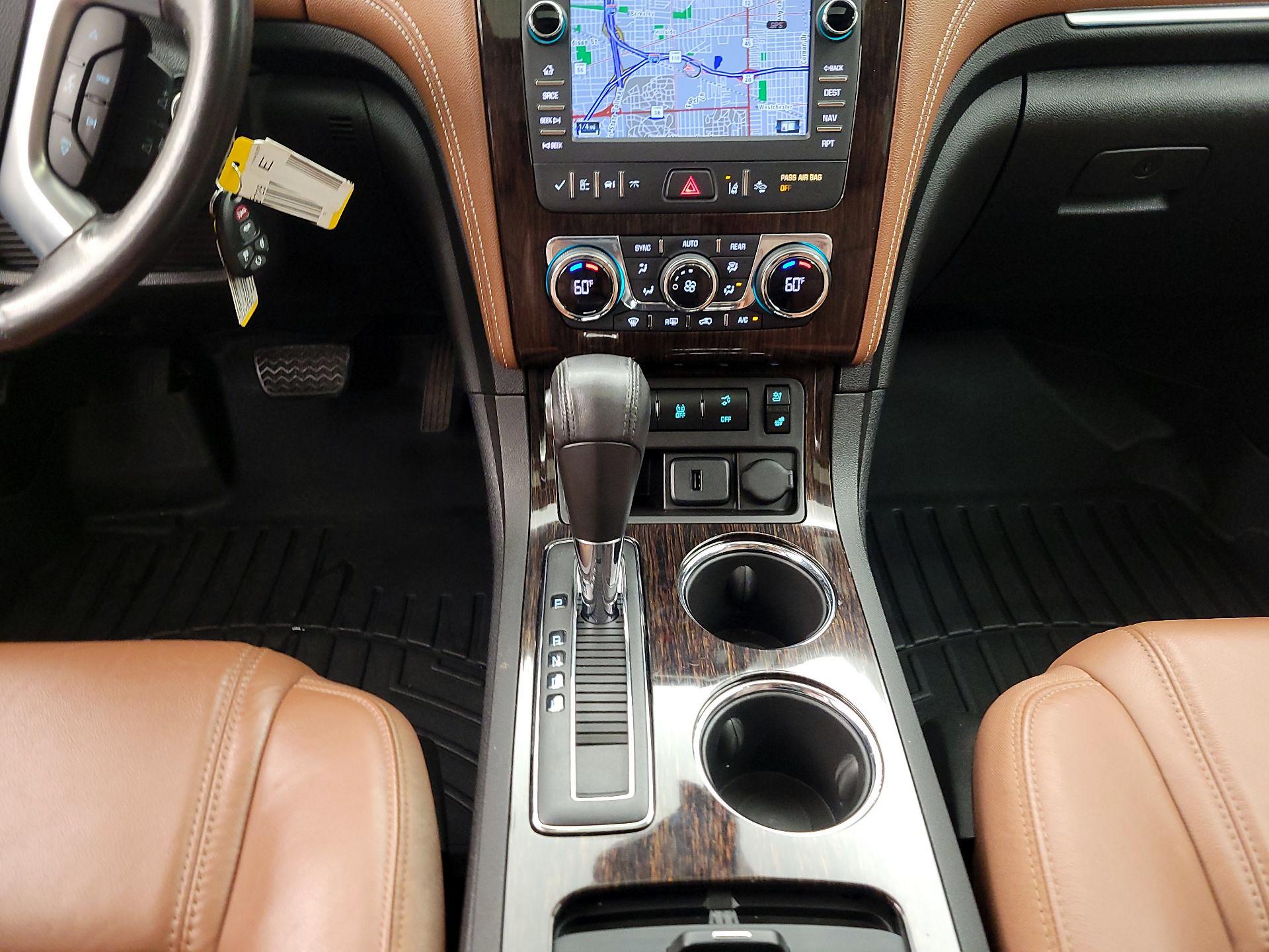 Thumbnail: 2015 Chevrolet Traverse - 18