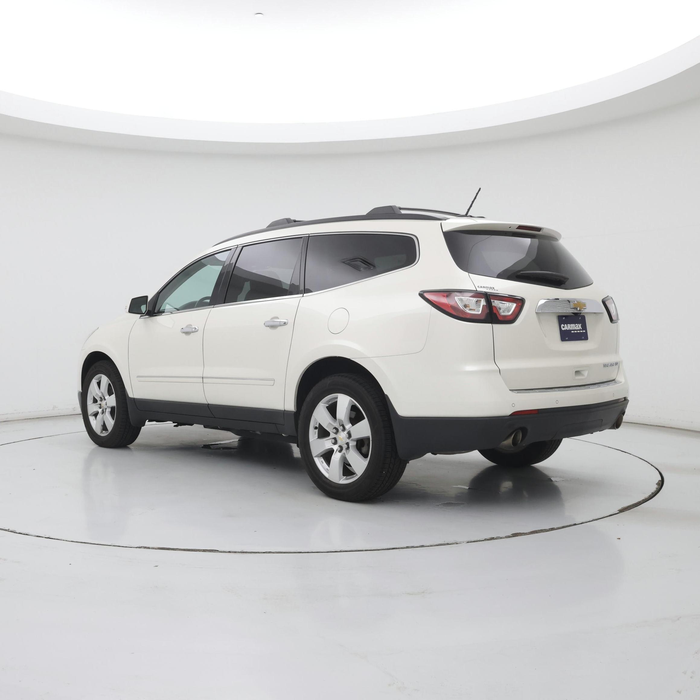Thumbnail: 2015 Chevrolet Traverse - 2