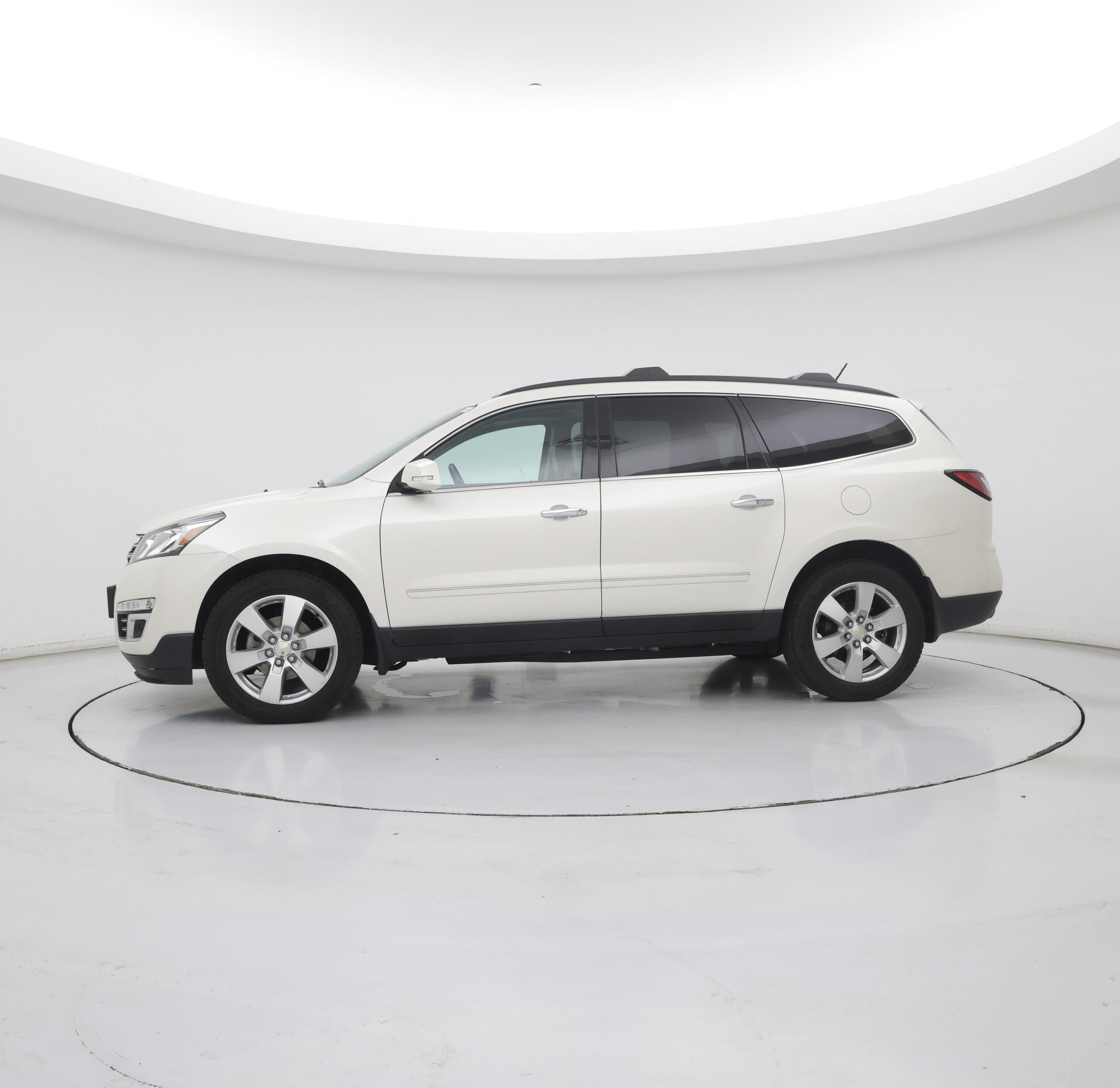 Thumbnail: 2015 Chevrolet Traverse - 3
