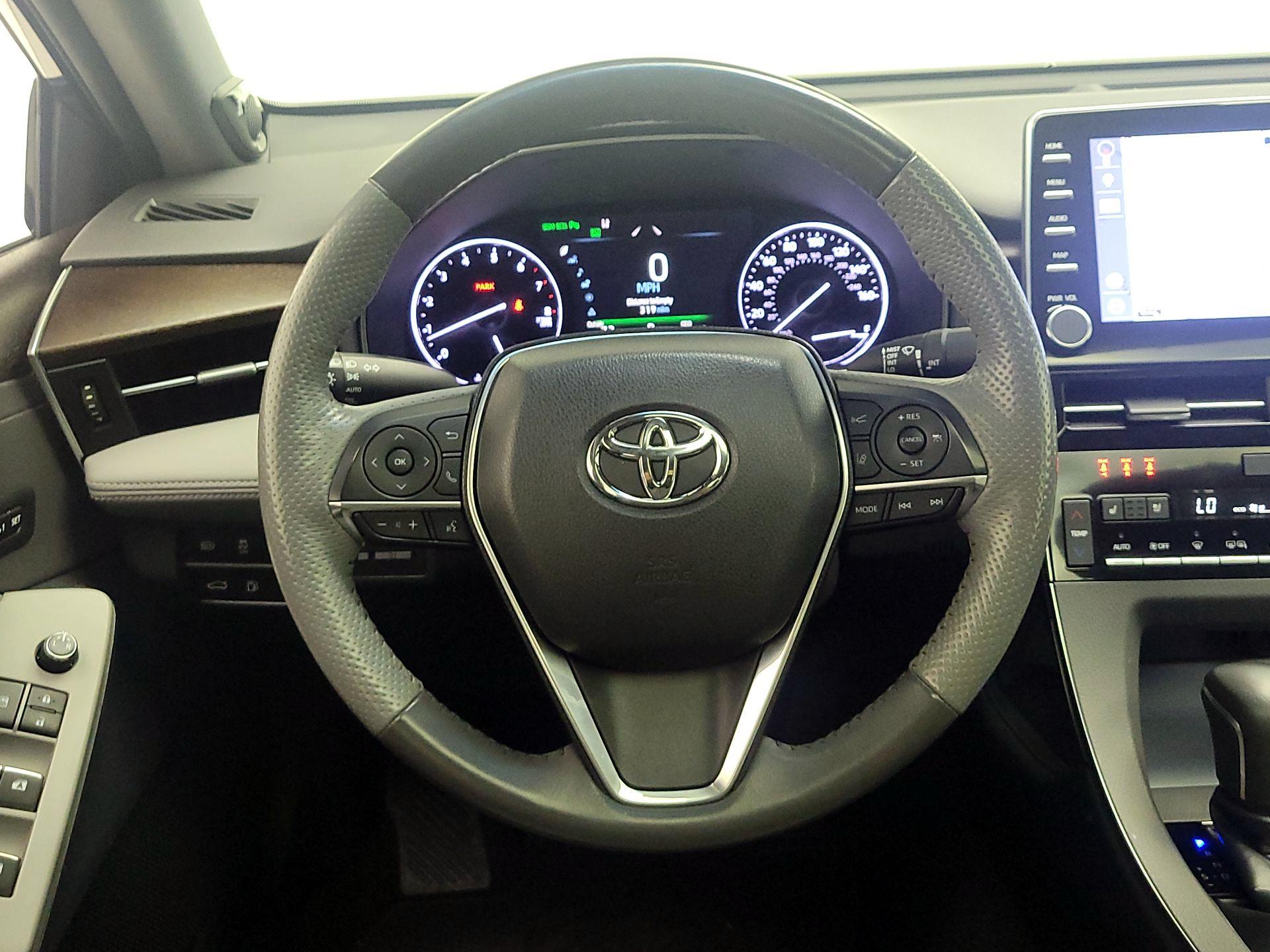 Thumbnail: 2019 Toyota Avalon - 10