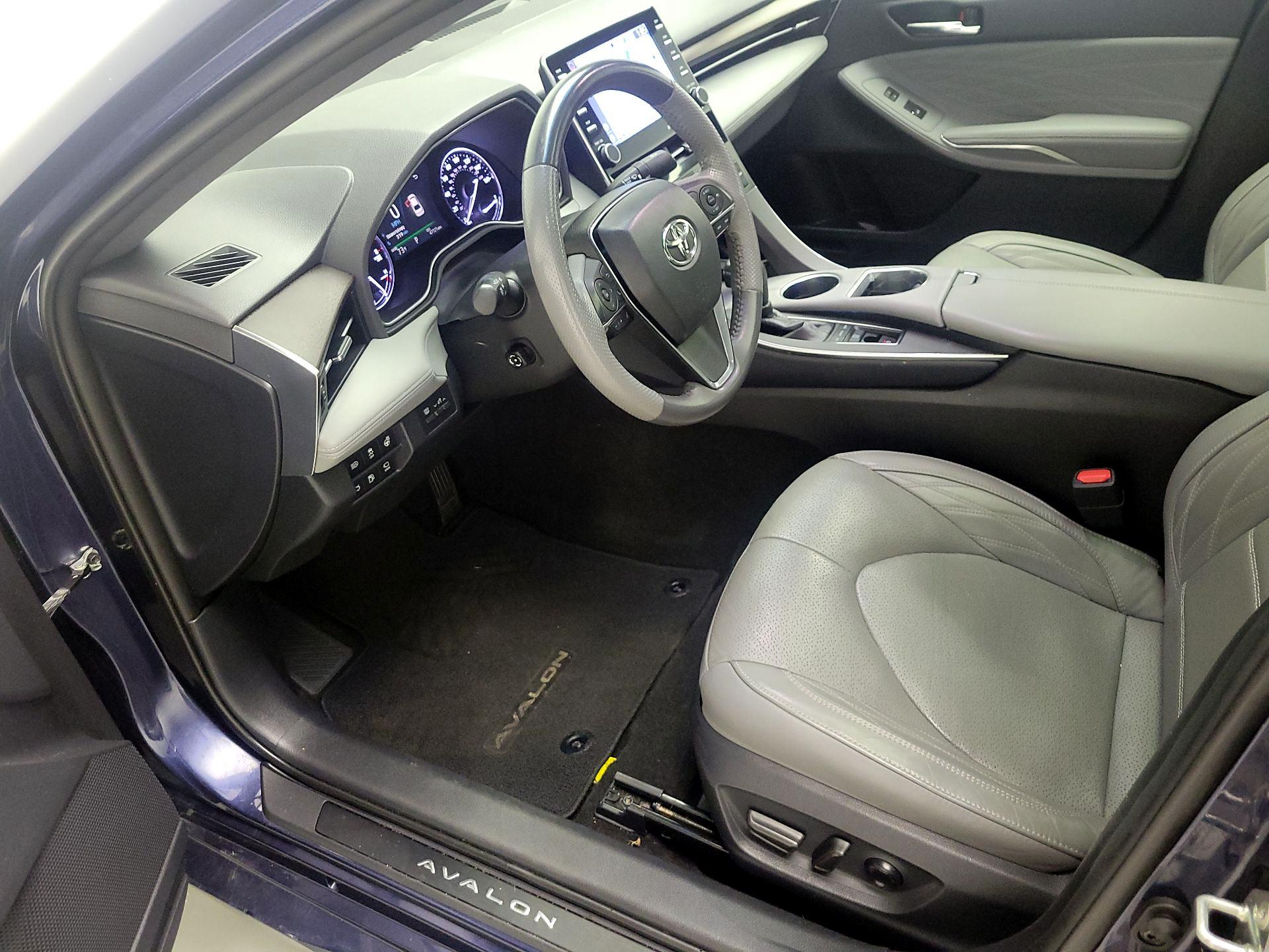 Thumbnail: 2019 Toyota Avalon - 11