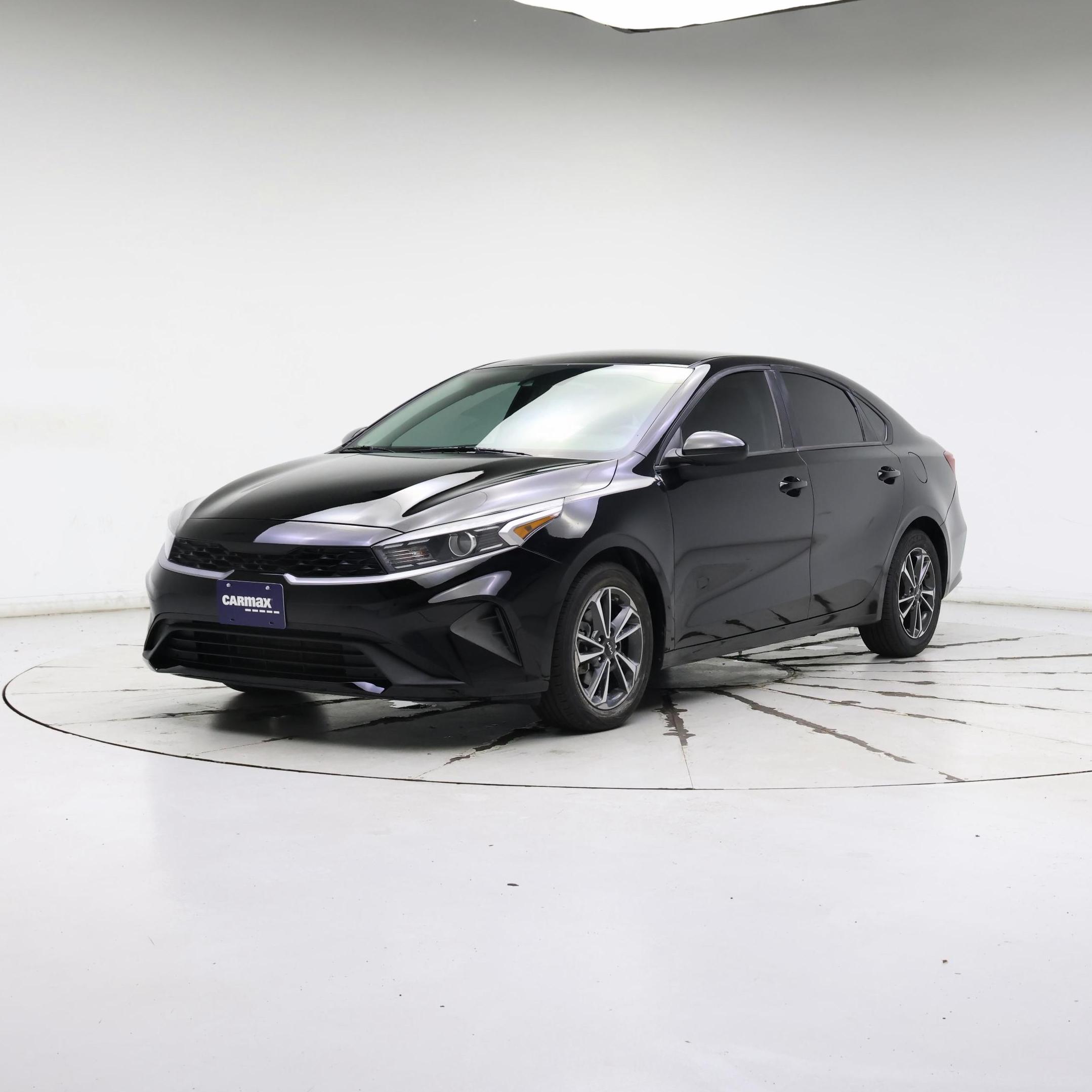 Thumbnail: 2023 Kia Forte - 4
