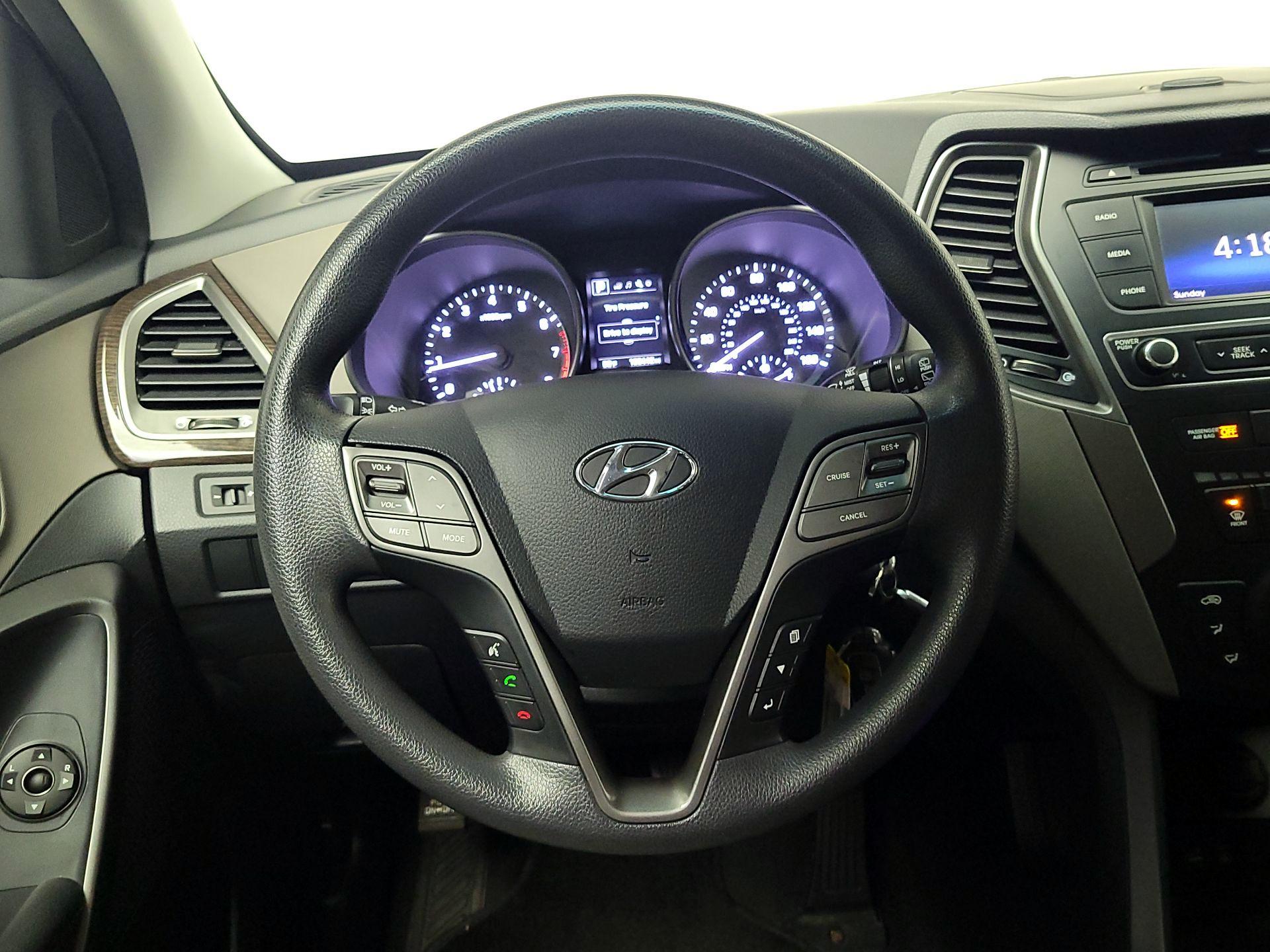 Thumbnail: 2017 Hyundai Santa Fe - 10