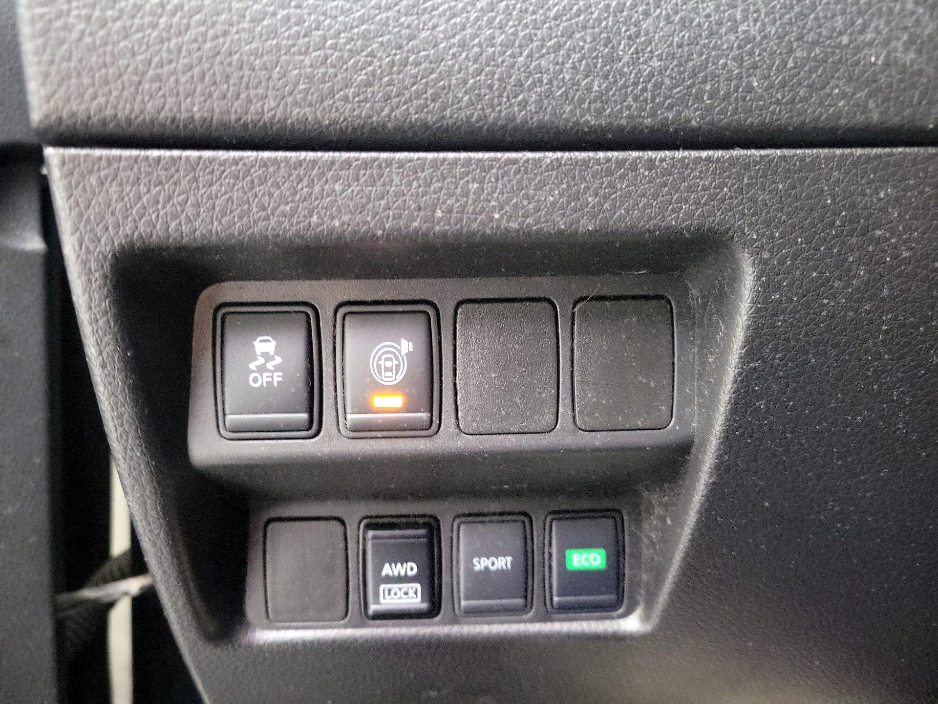 Thumbnail: 2017 Nissan Rogue - 13