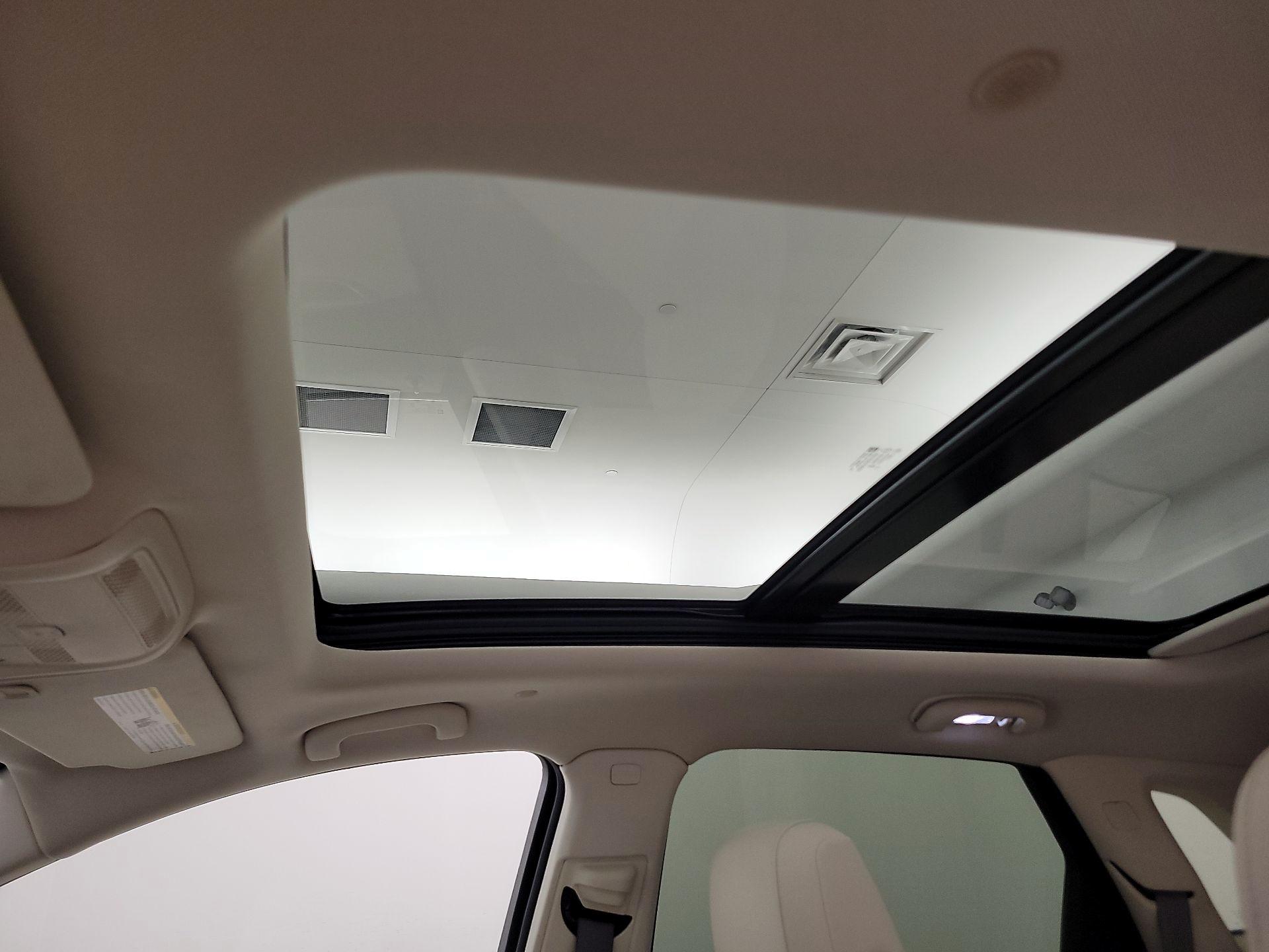 Thumbnail: 2023 Cadillac XT5 - 20