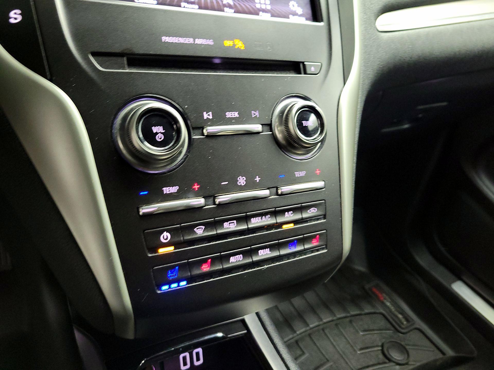 Thumbnail: 2019 Lincoln MKC - 15