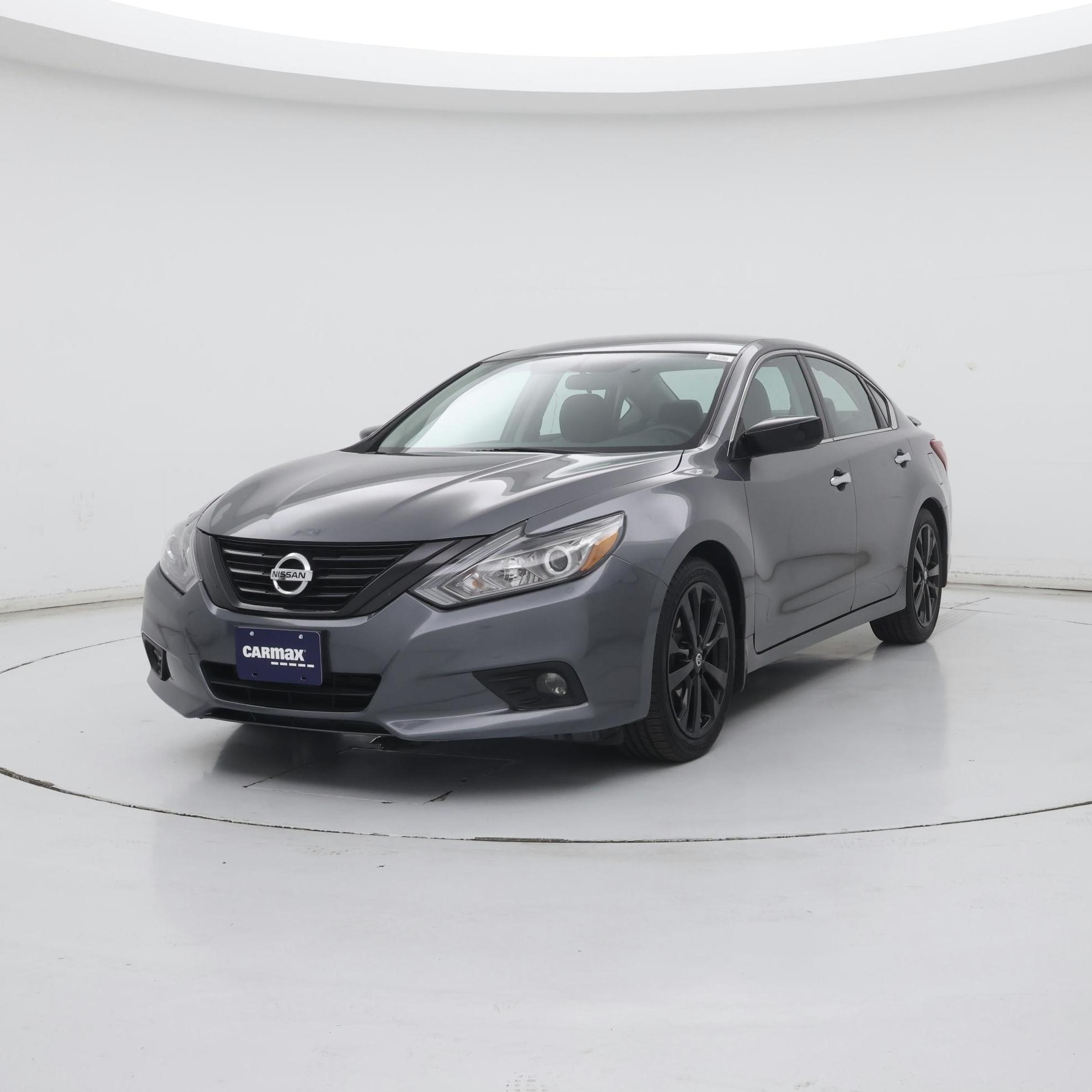 Thumbnail: 2018 Nissan Altima - 4