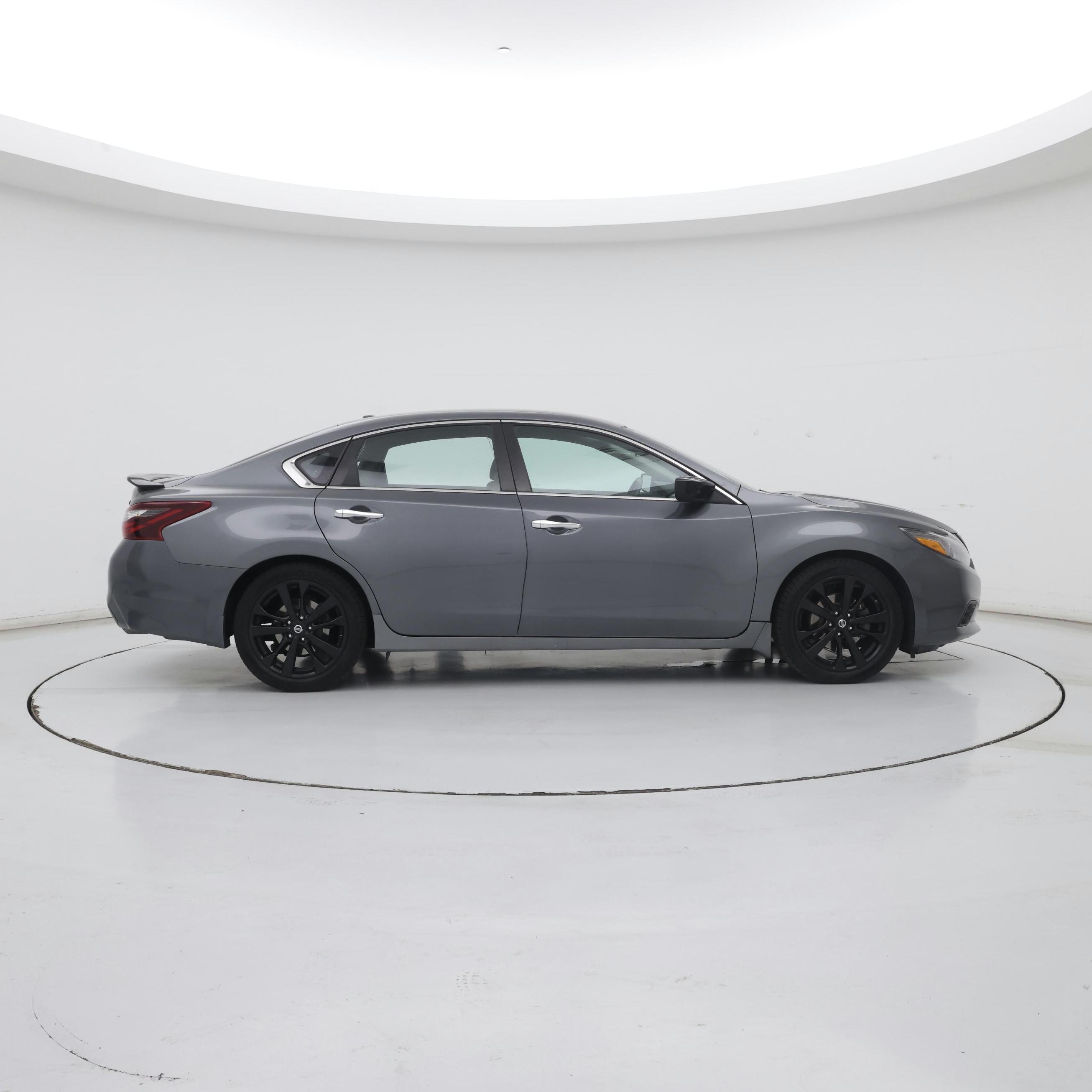 Thumbnail: 2018 Nissan Altima - 7