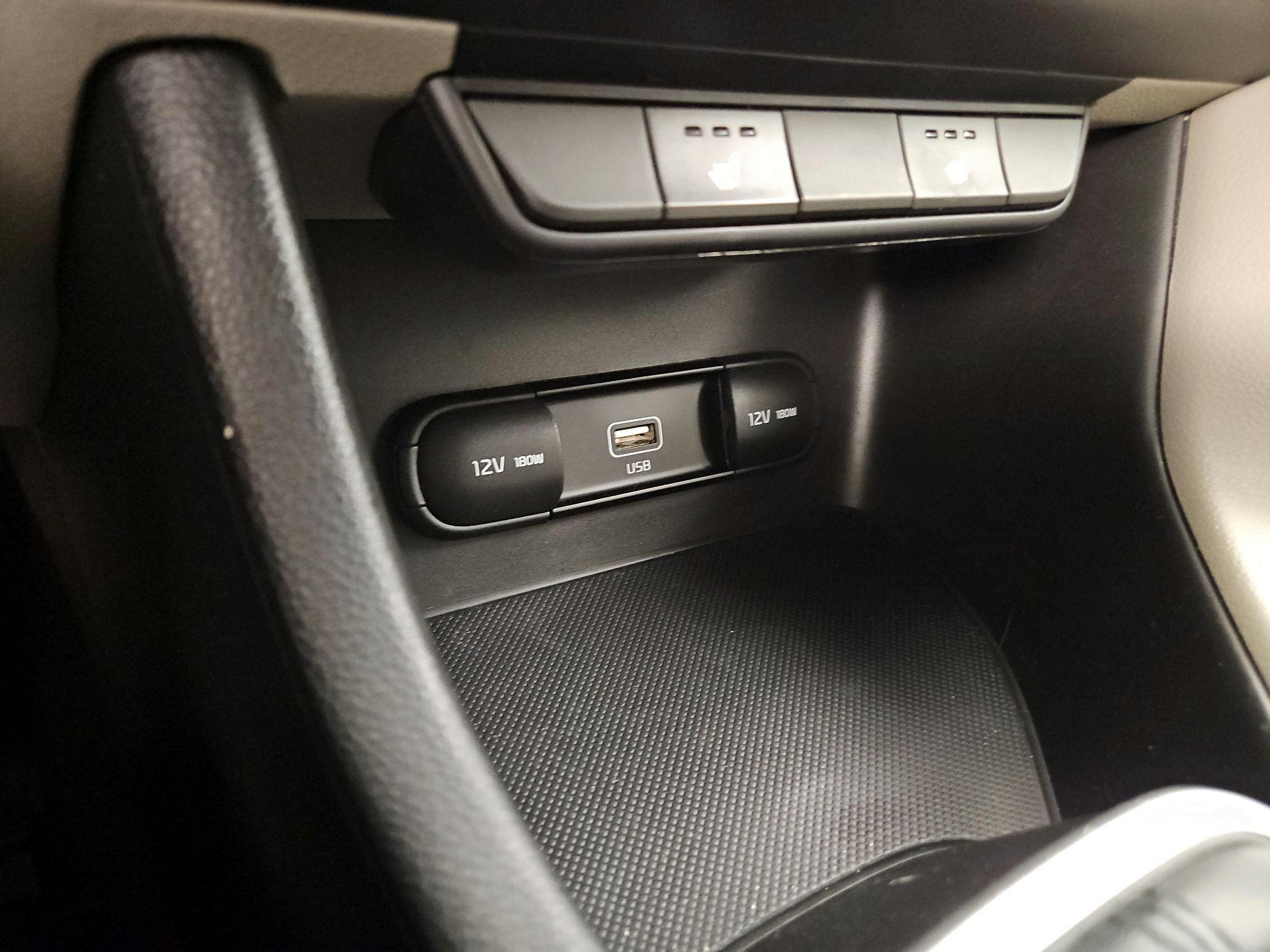 Thumbnail: 2020 Kia Sportage - 18