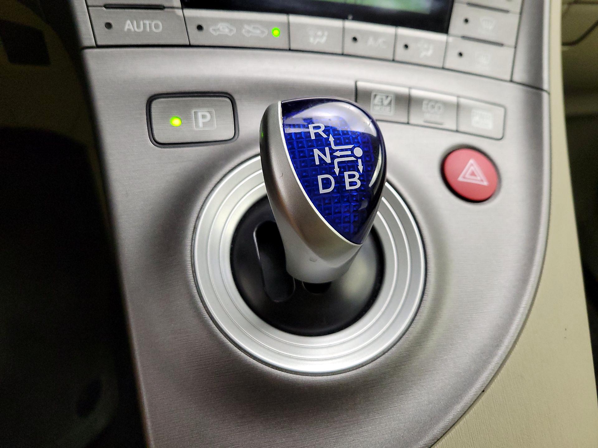 Thumbnail: 2014 Toyota Prius - 16