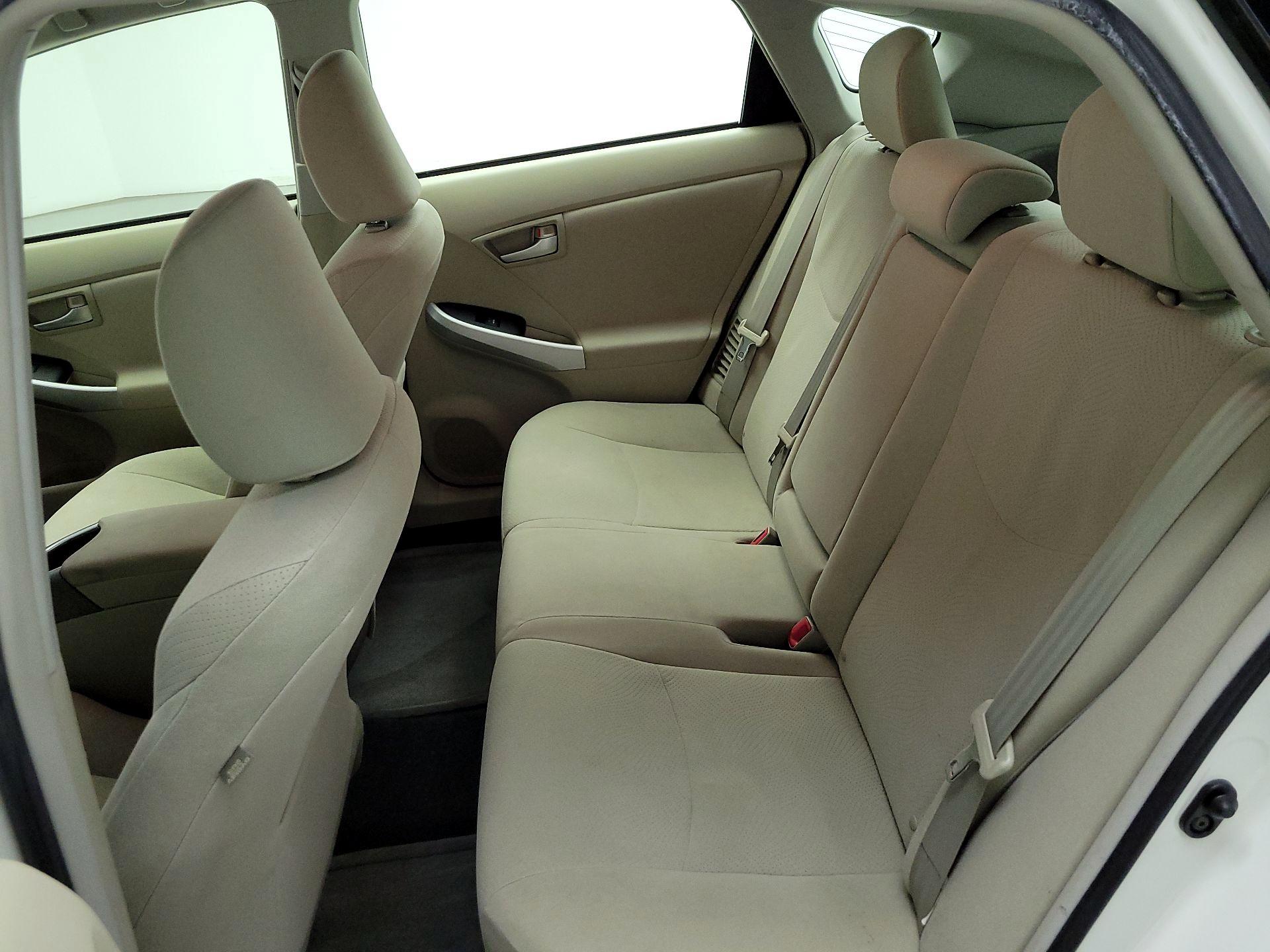 Thumbnail: 2014 Toyota Prius - 18