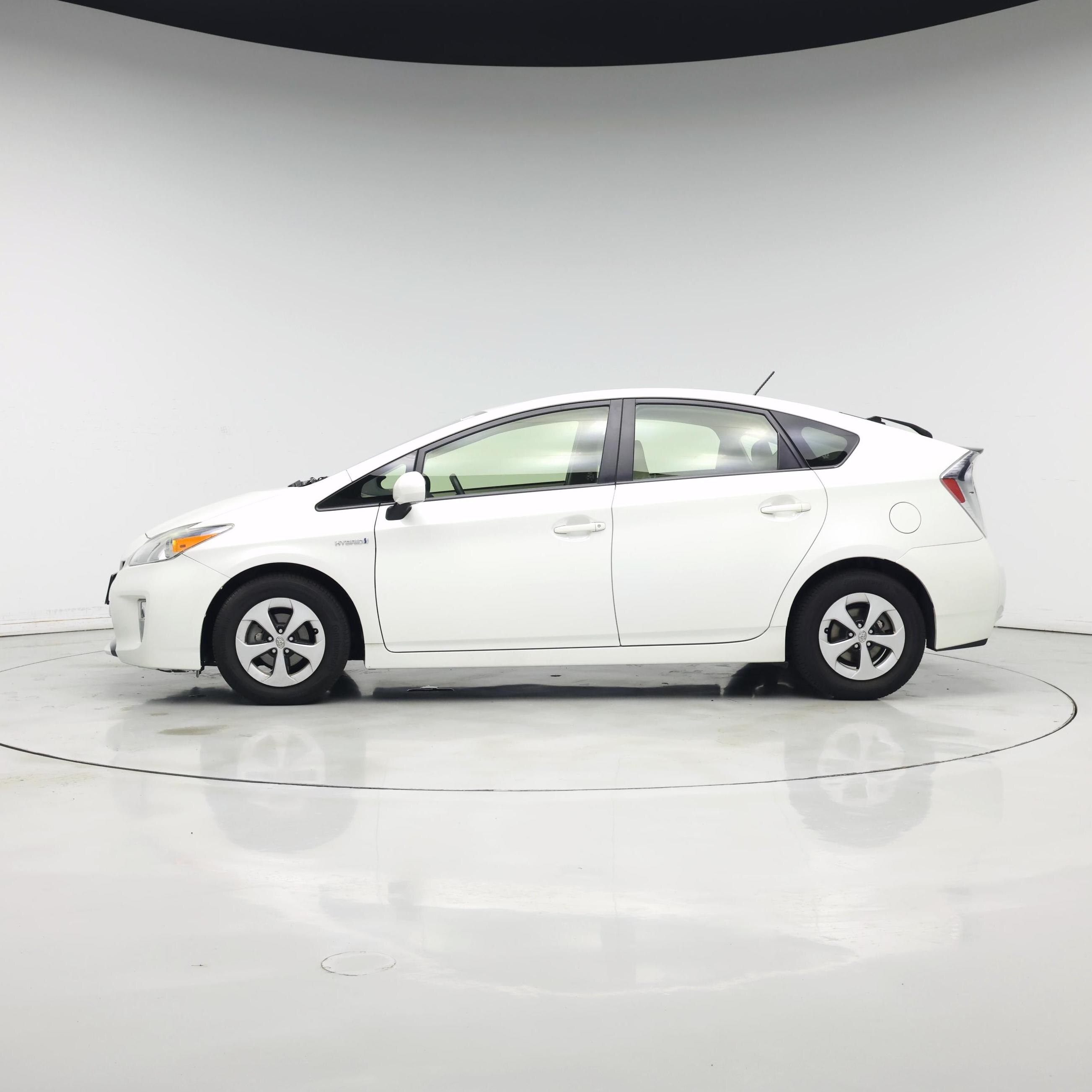 Thumbnail: 2014 Toyota Prius - 3