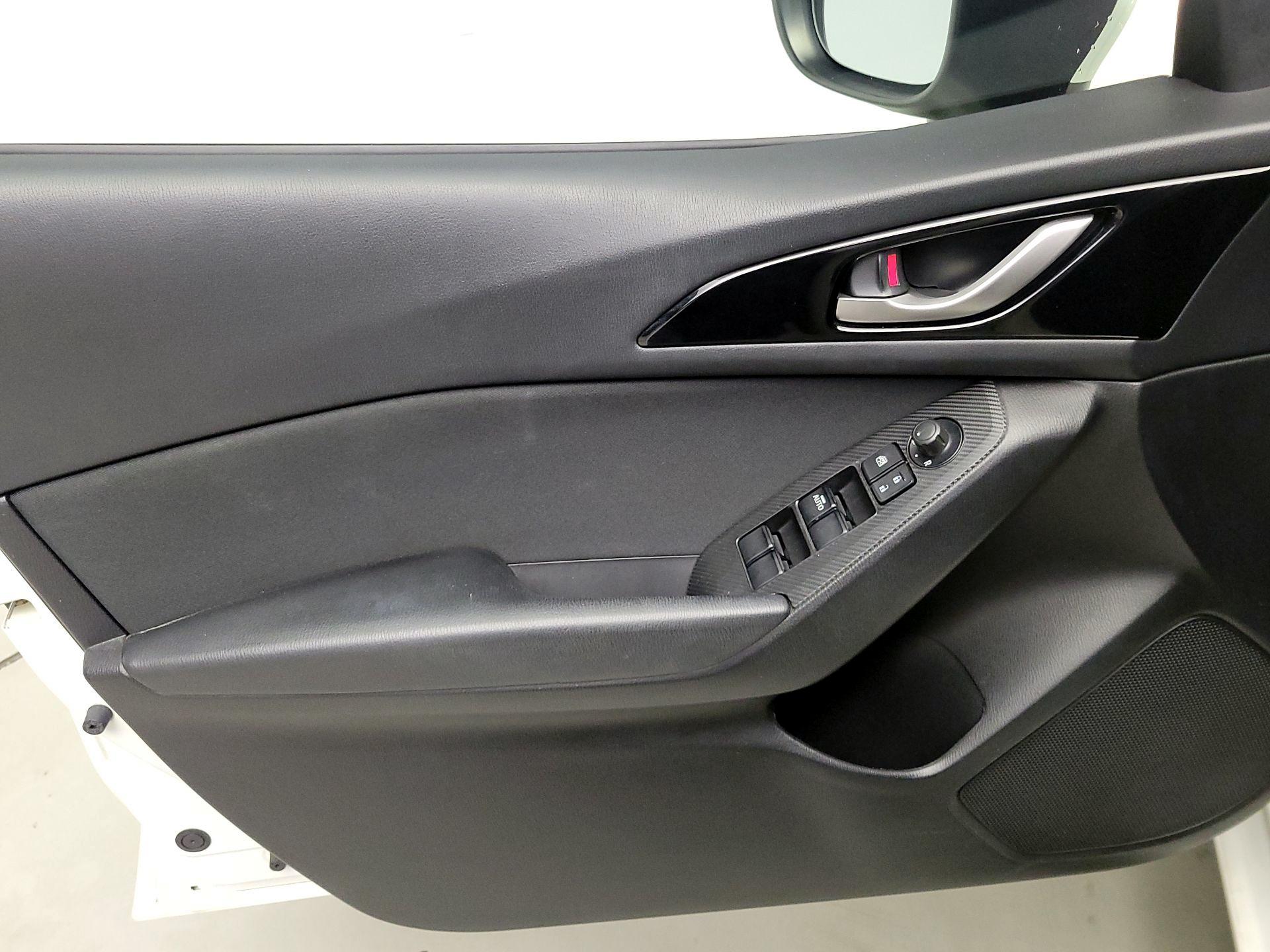 Thumbnail: 2016 Mazda Mazda3 - 12