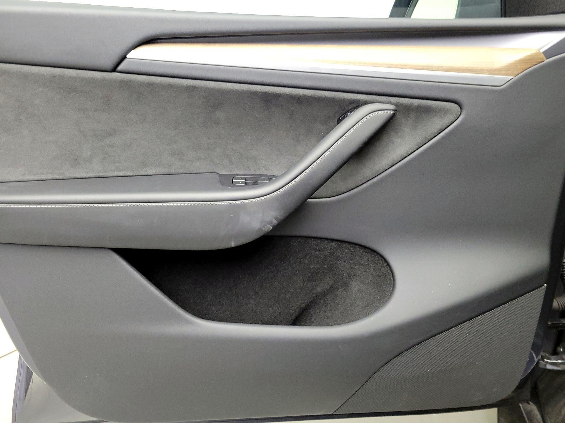 Thumbnail: 2023 Tesla Model Y - 12