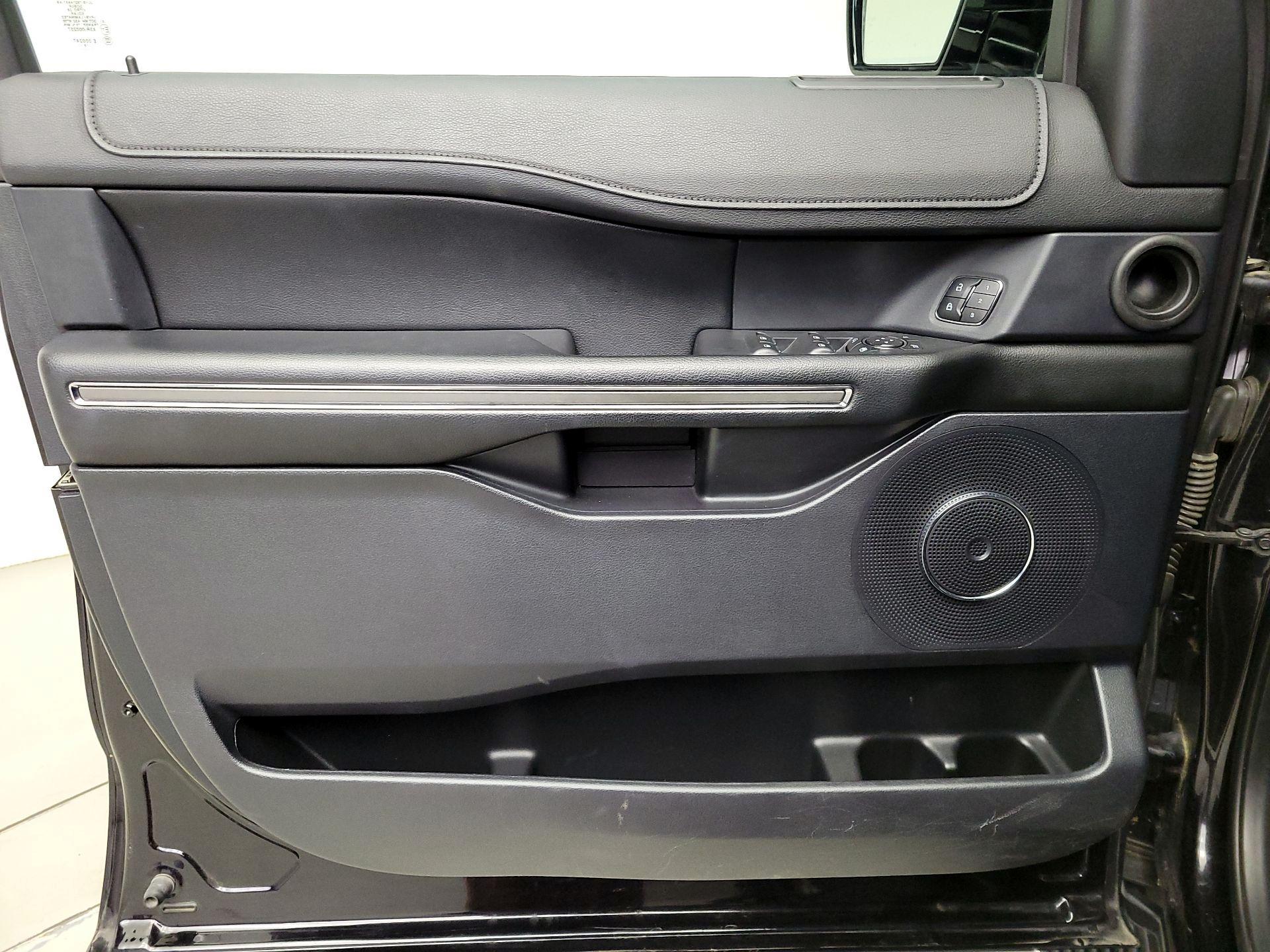 Thumbnail: 2019 Ford Expedition - 12