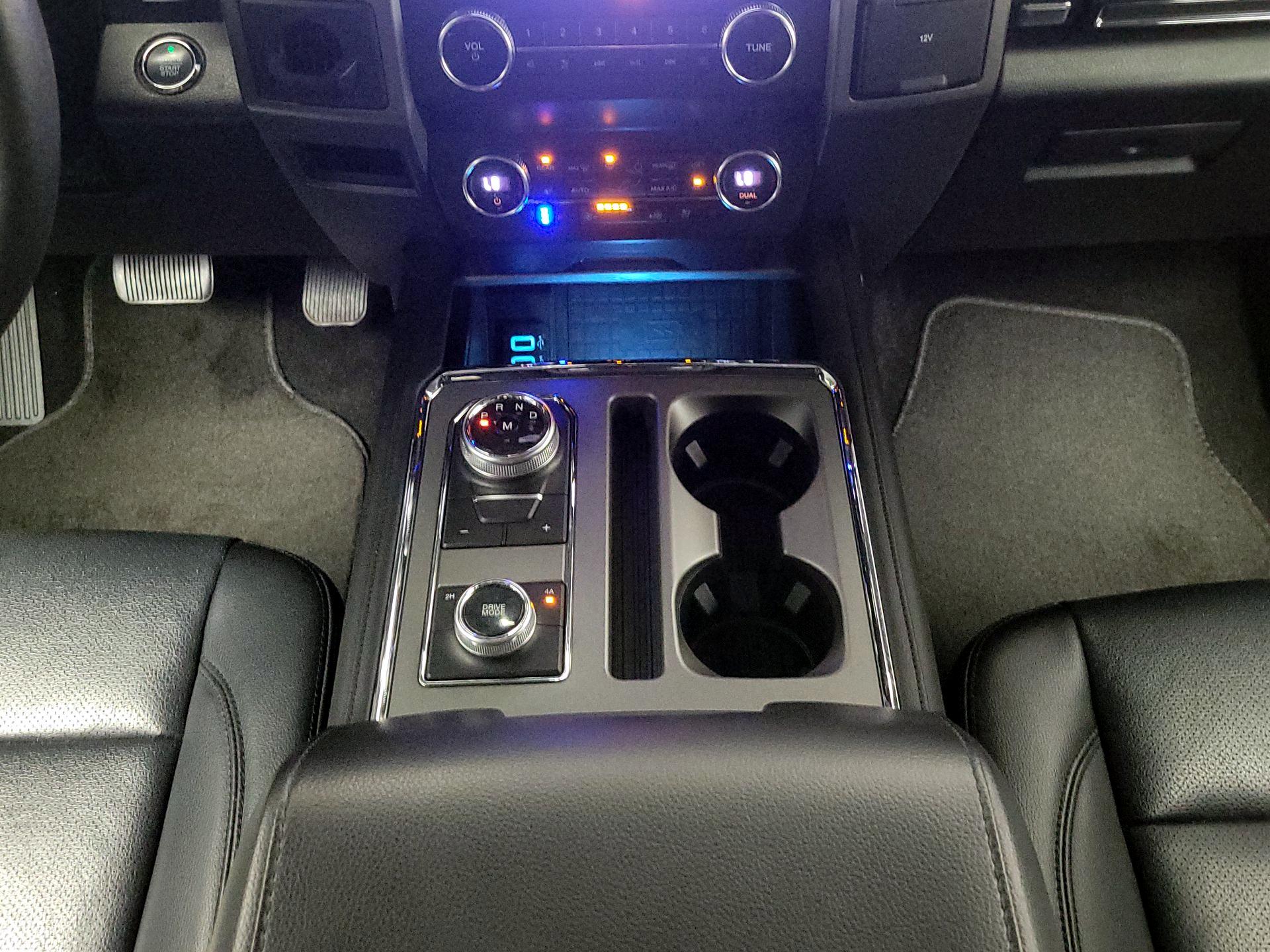Thumbnail: 2019 Ford Expedition - 17