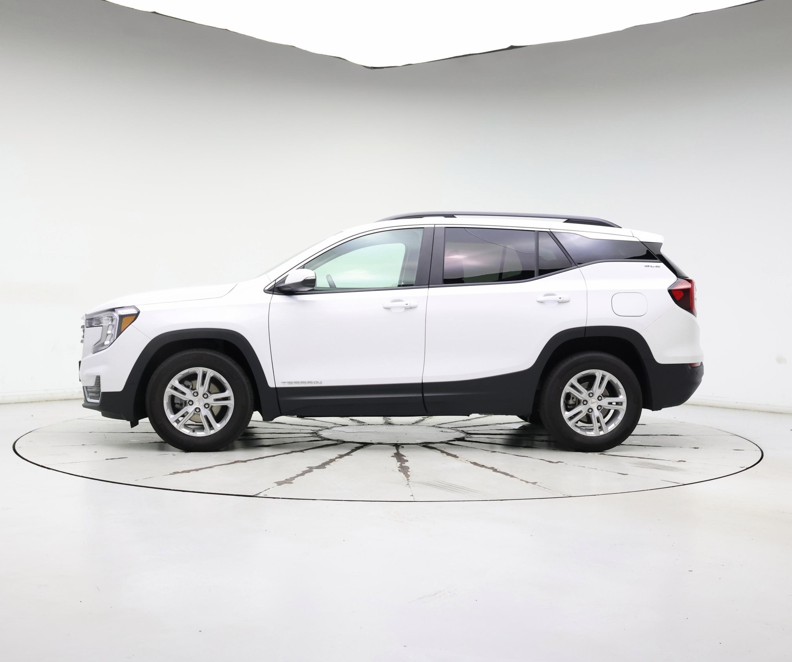 Thumbnail: 2023 GMC Terrain - 3