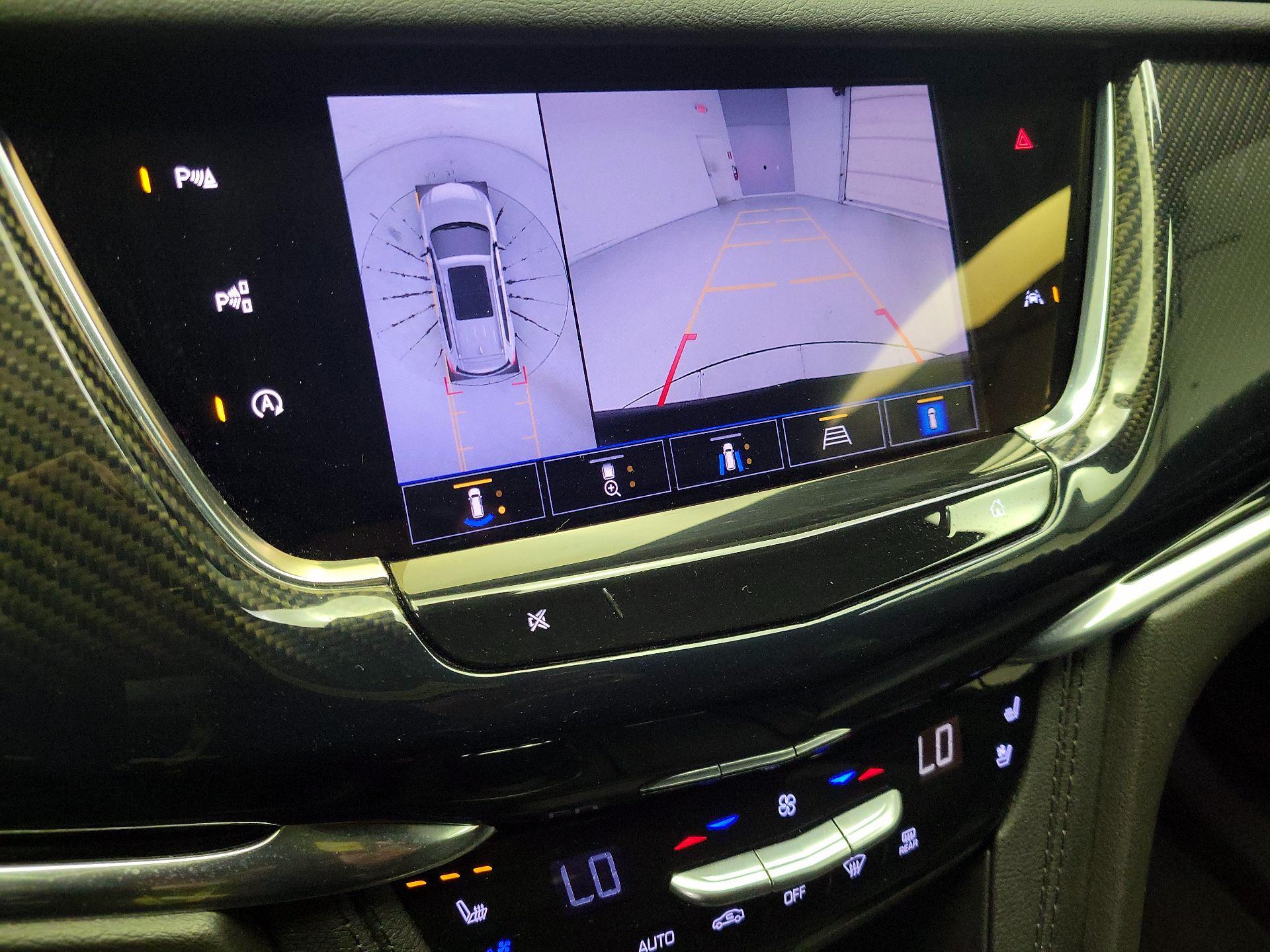 Thumbnail: 2023 Cadillac XT6 - 14