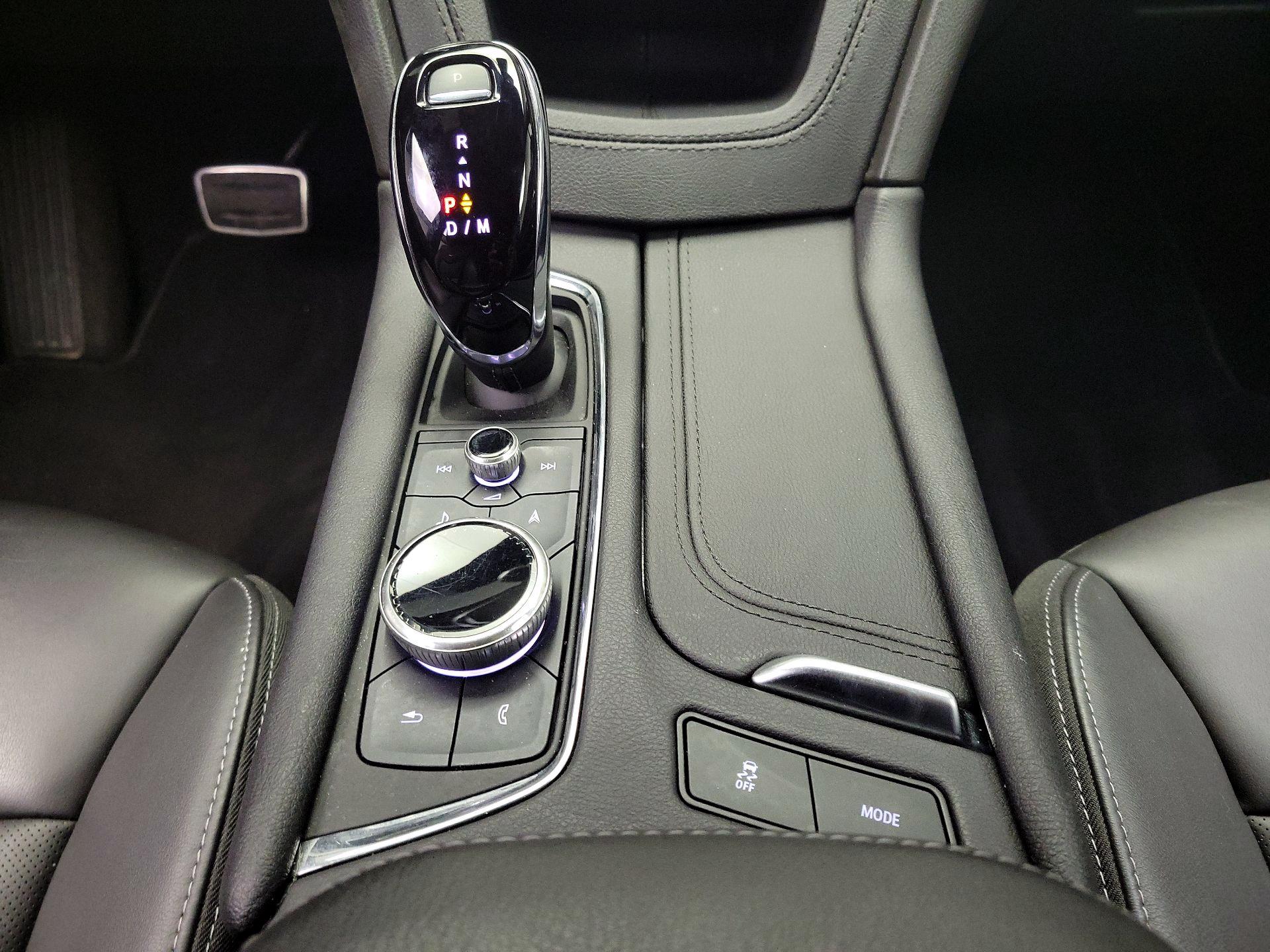 Thumbnail: 2023 Cadillac XT6 - 17