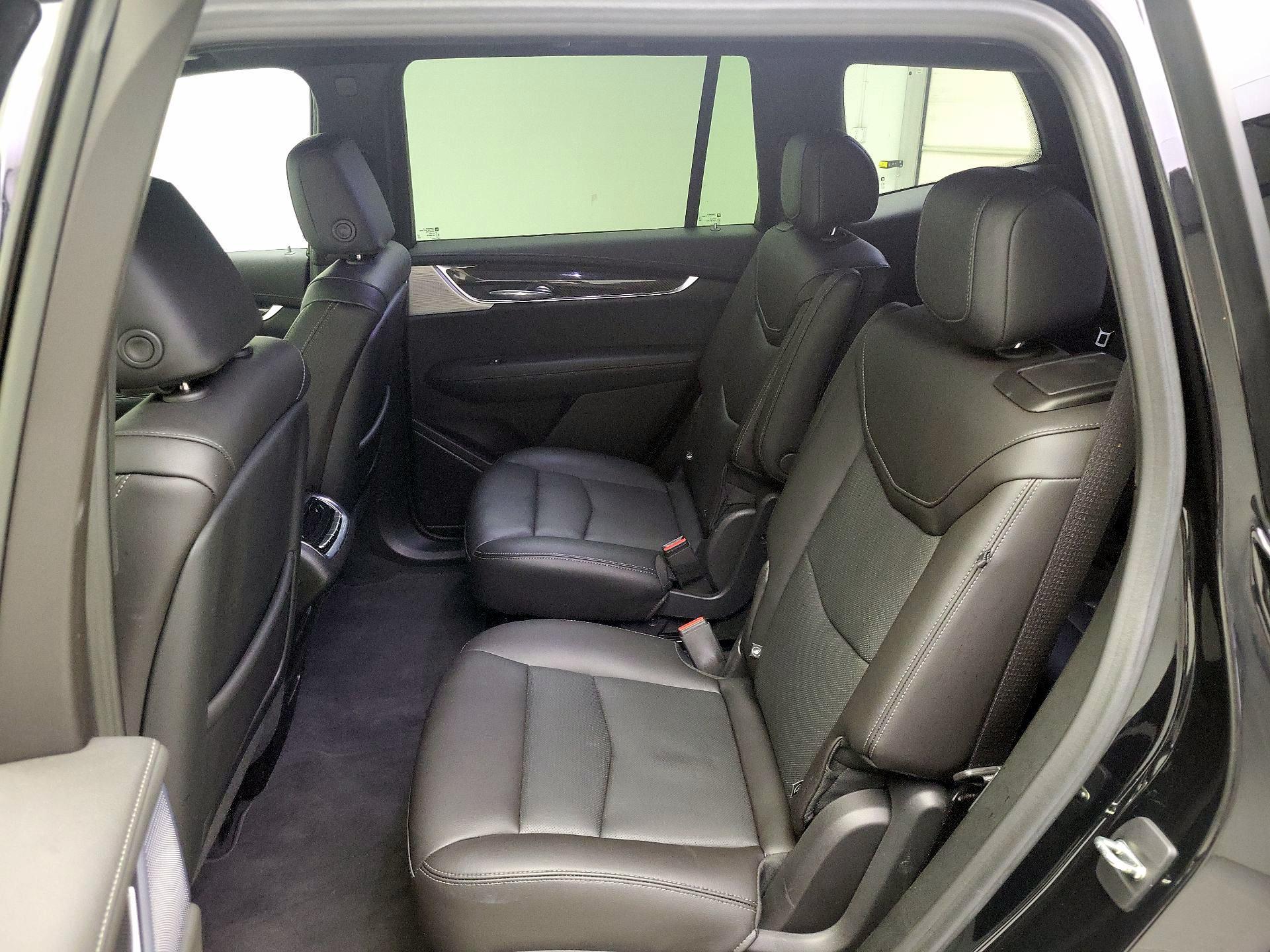Thumbnail: 2023 Cadillac XT6 - 20