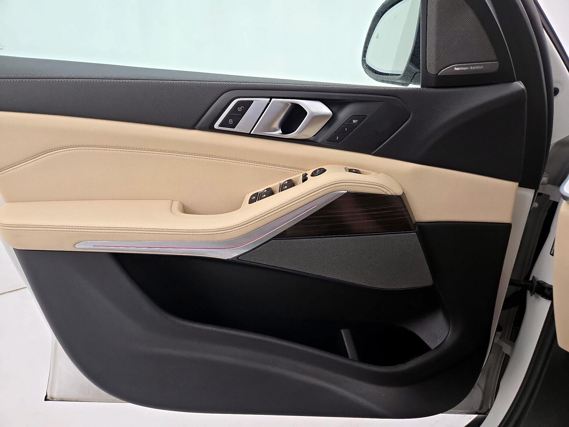 Thumbnail: 2021 BMW X5 - 12