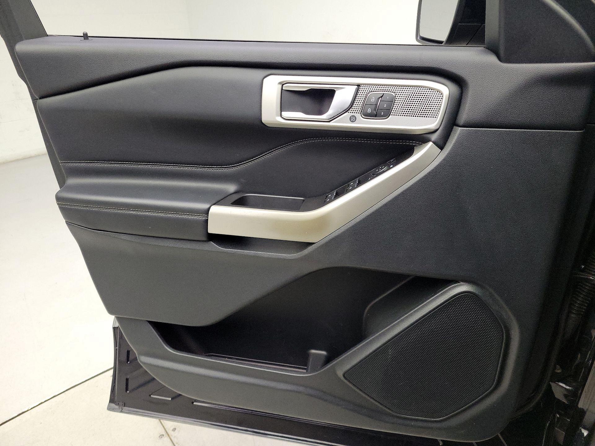 Thumbnail: 2020 Ford Explorer - 12
