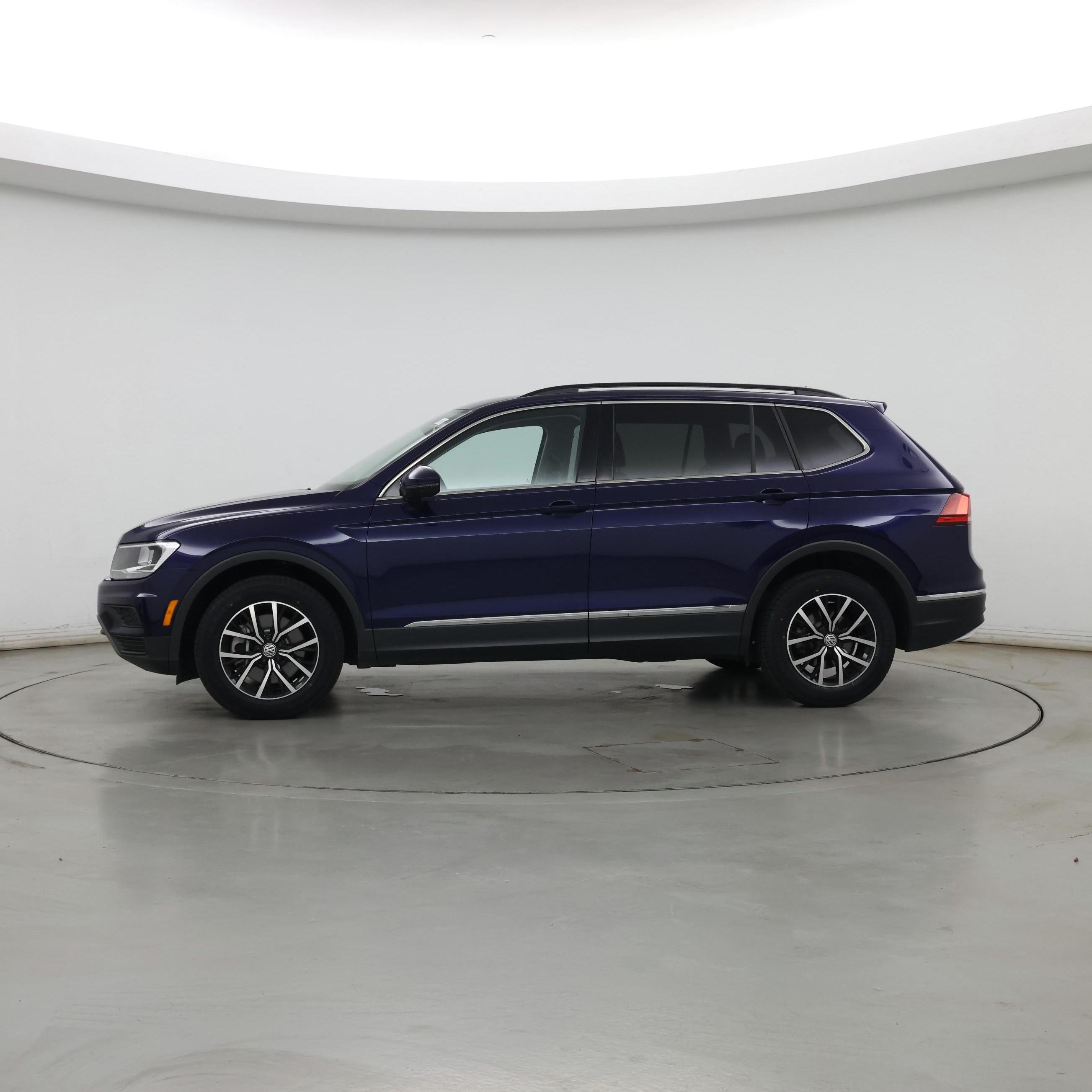 Thumbnail: 2021 Volkswagen Tiguan - 3