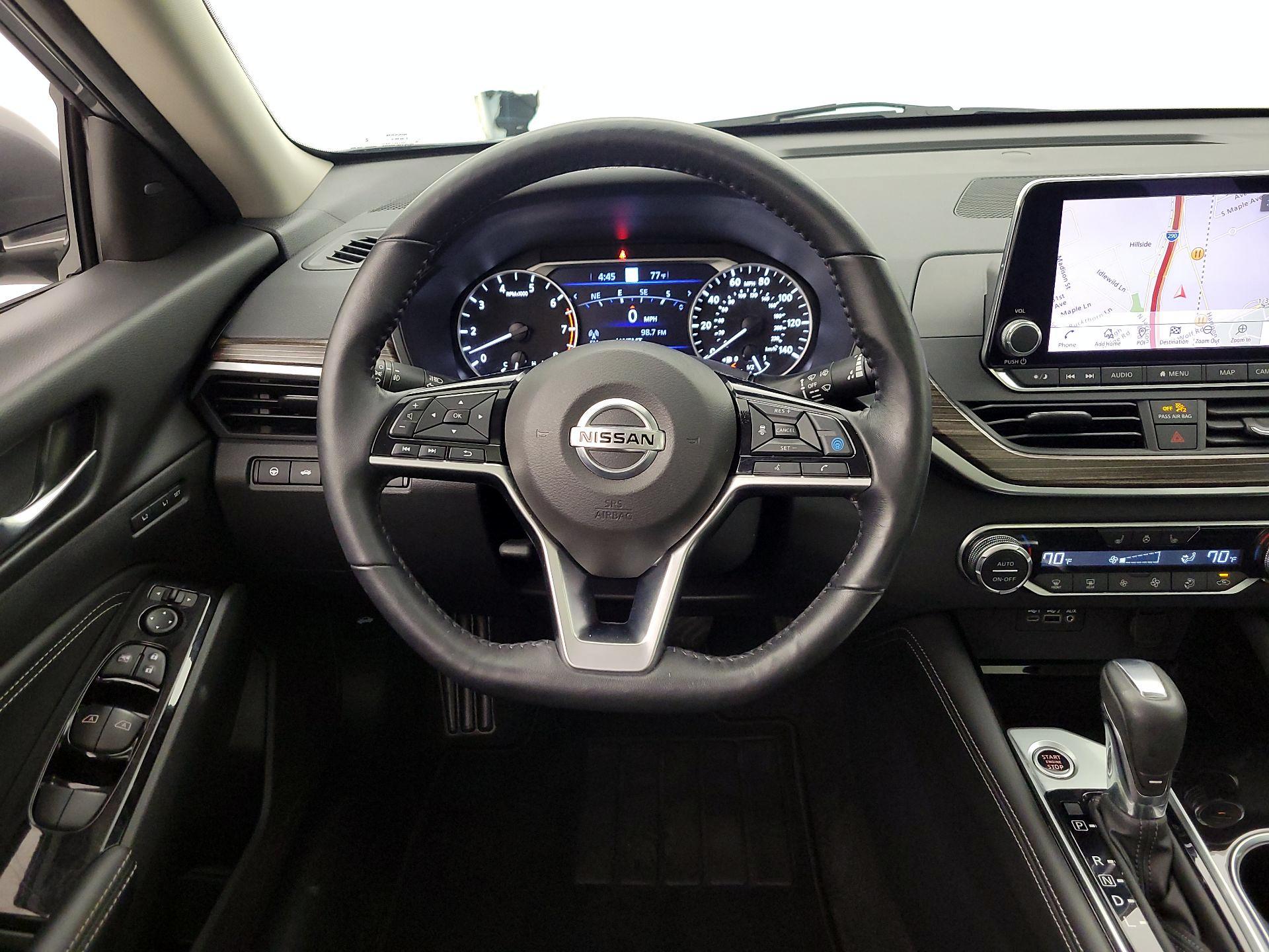 Thumbnail: 2020 Nissan Altima - 10
