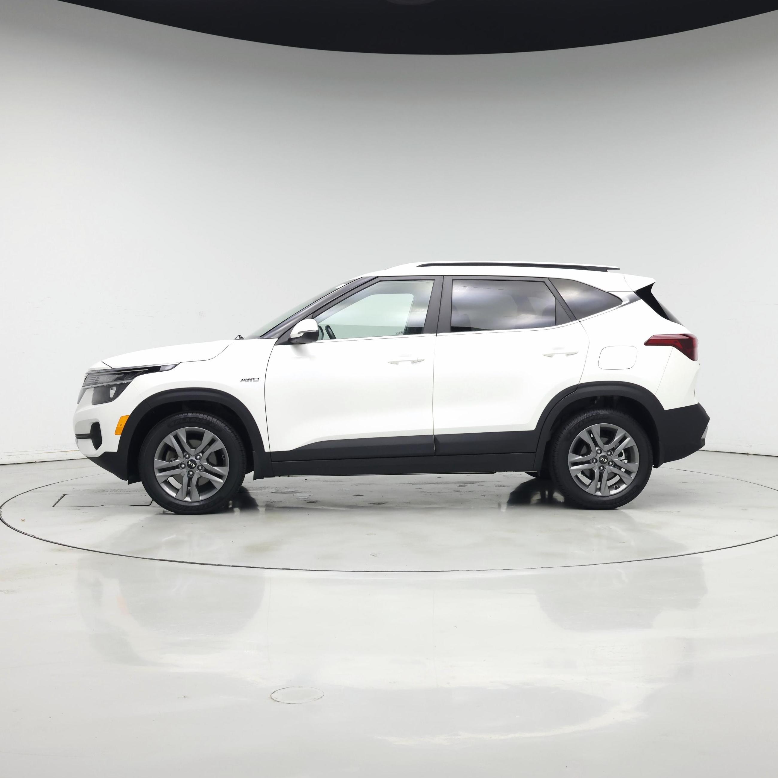 Thumbnail: 2021 Kia Seltos - 3