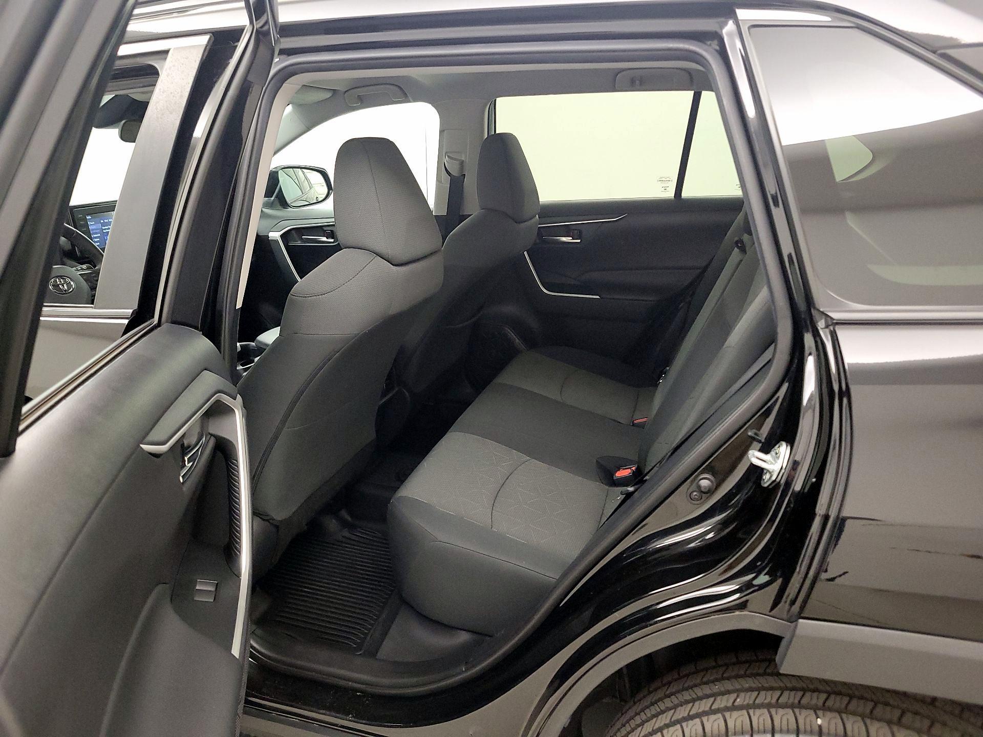 Thumbnail: 2021 Toyota RAV4 - 19