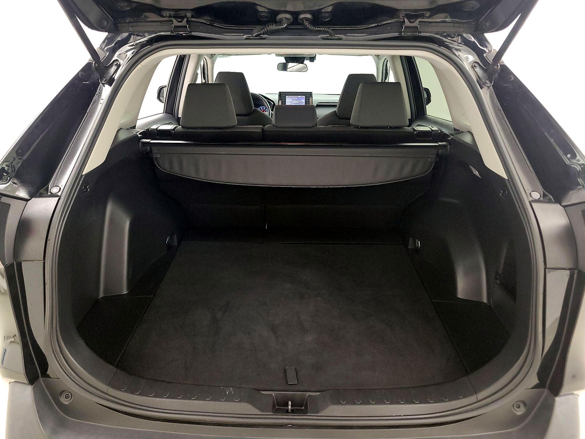 Thumbnail: 2021 Toyota RAV4 - 20