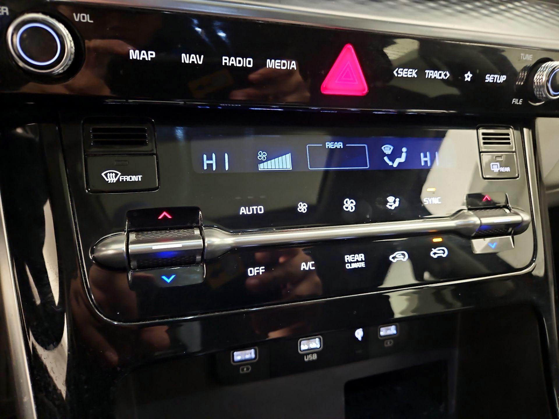 Thumbnail: 2024 Kia Carnival - 17