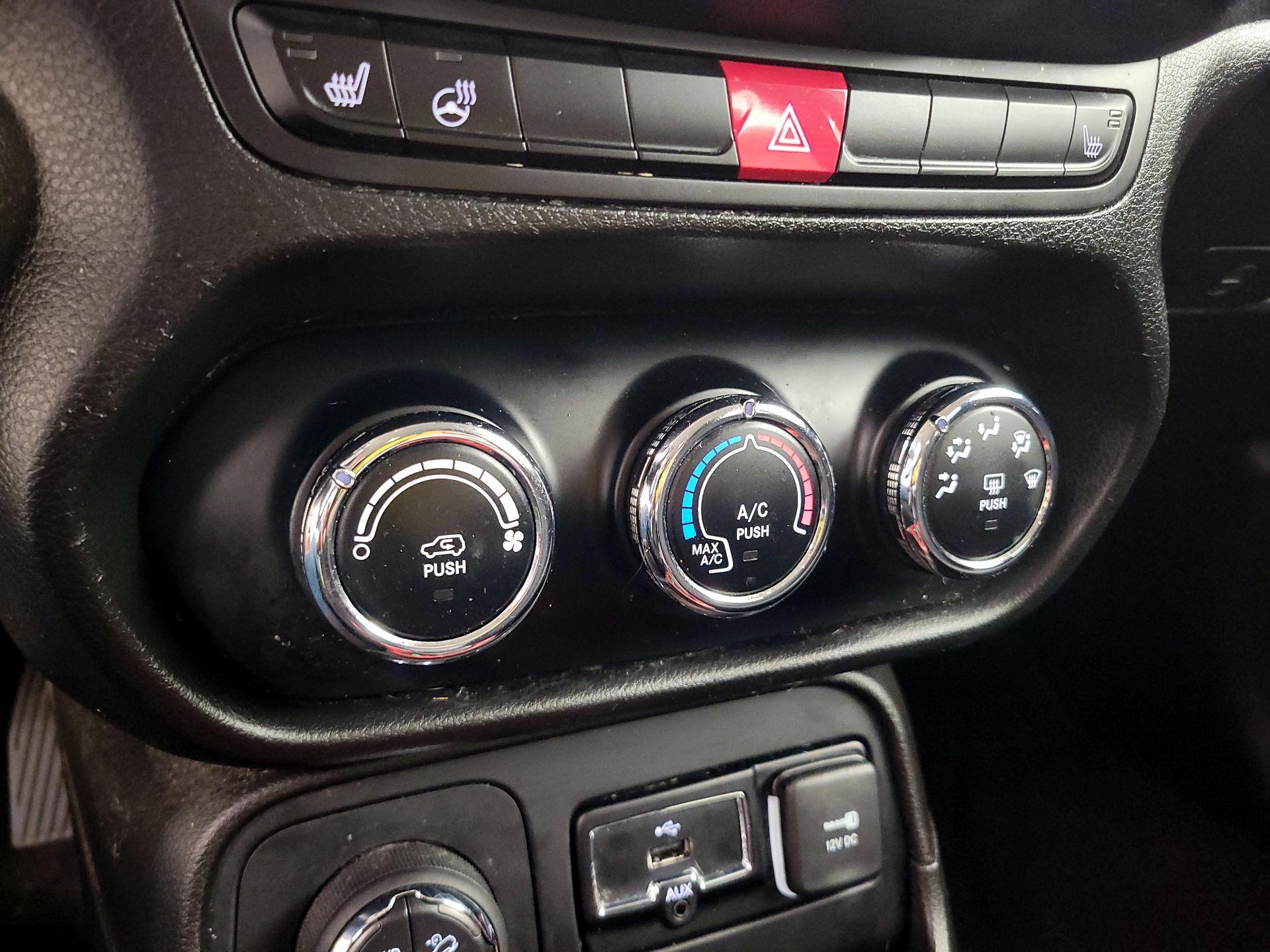 Thumbnail: 2017 Jeep Renegade - 17