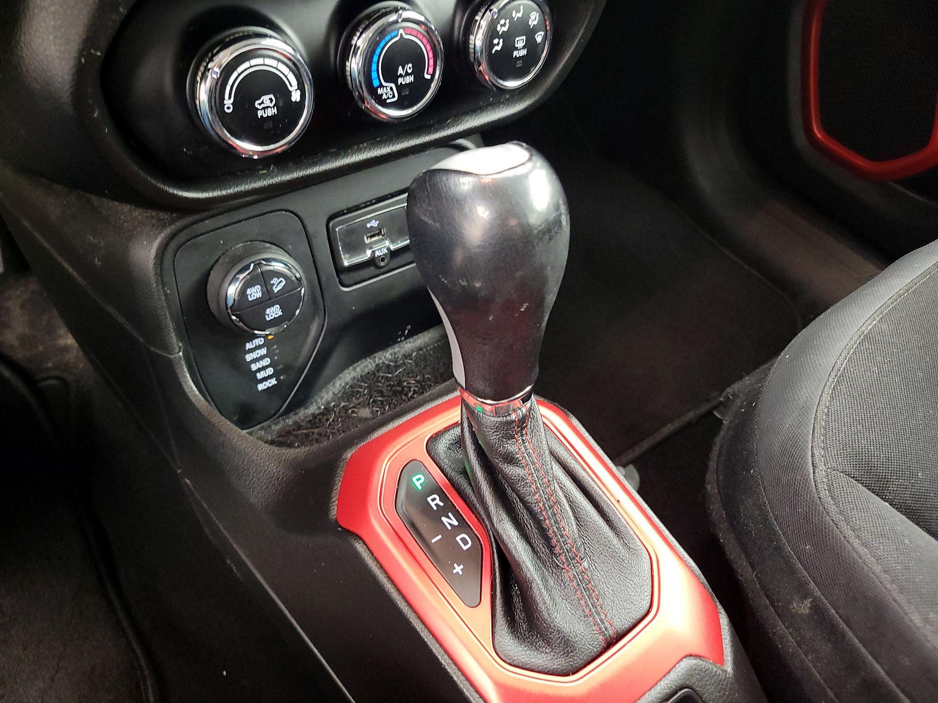 Thumbnail: 2017 Jeep Renegade - 18