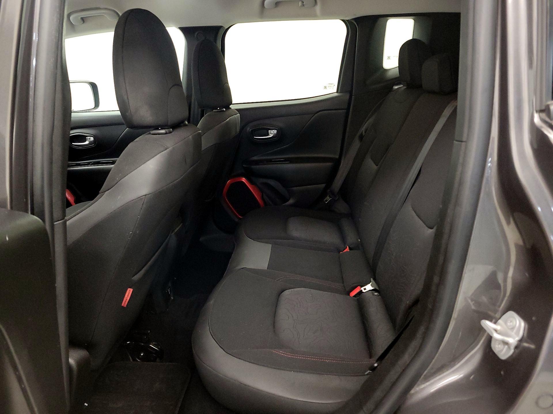 Thumbnail: 2017 Jeep Renegade - 20