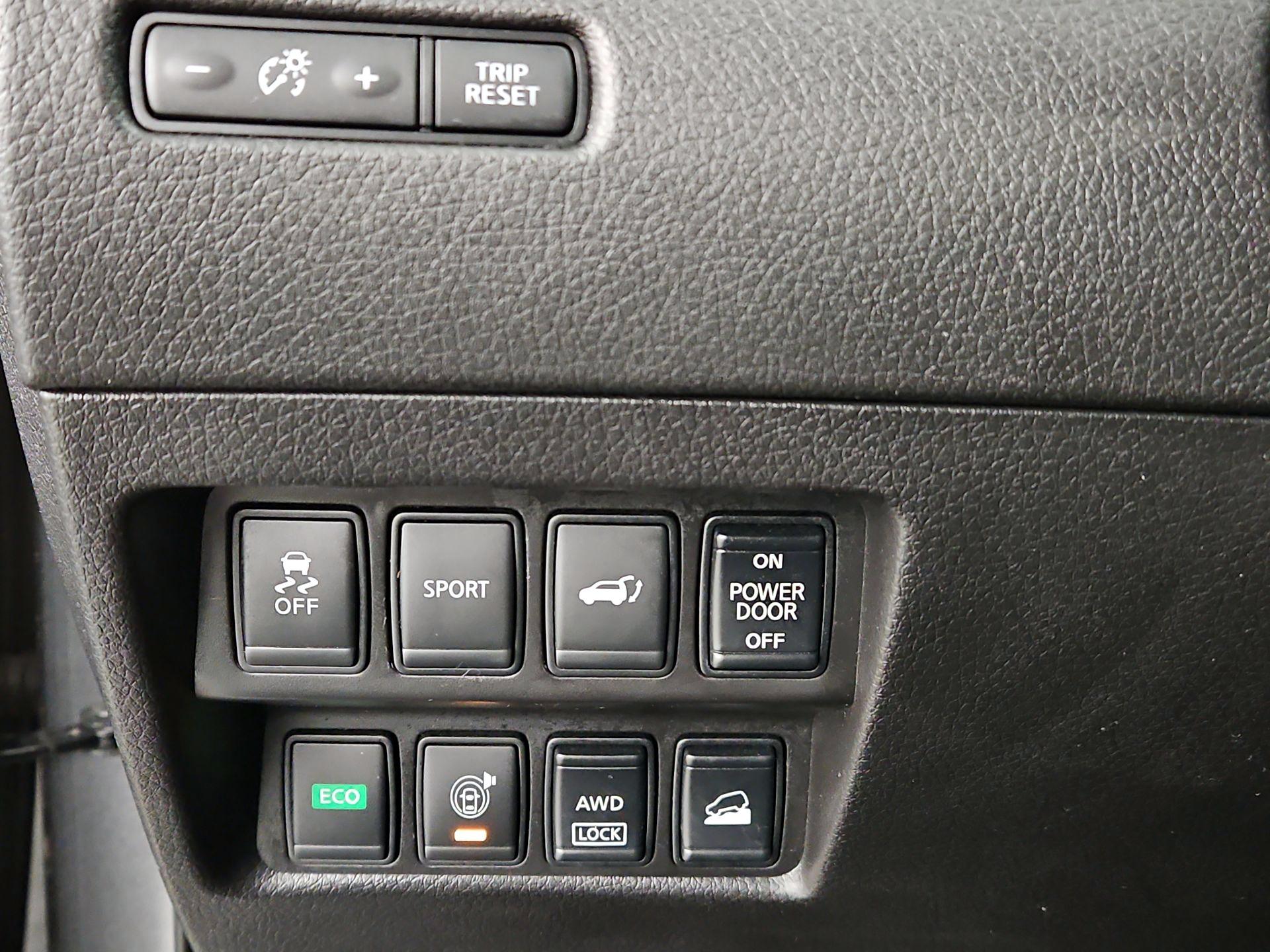 Thumbnail: 2016 Nissan Rogue - 13