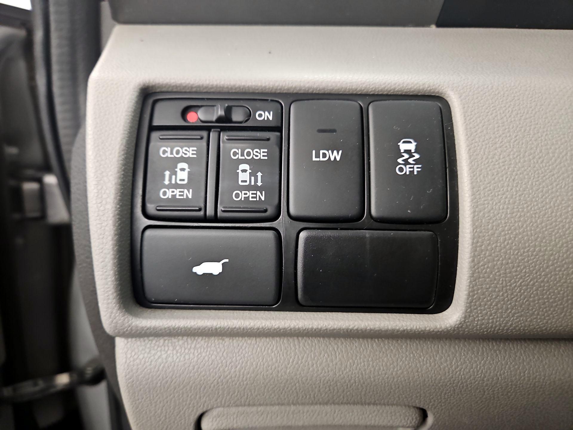 Thumbnail: 2014 Honda Odyssey - 13